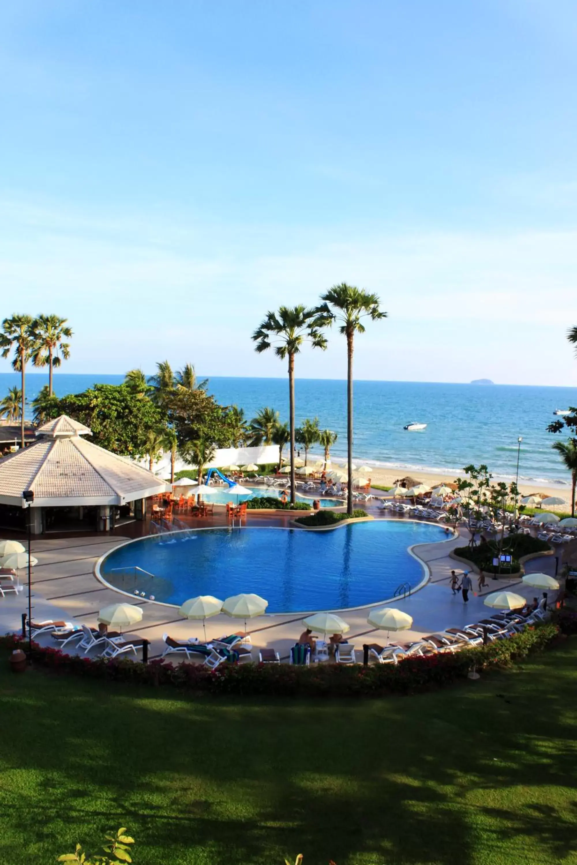 Bird's eye view, Swimming Pool in Novotel Rayong Rim Pae Resort