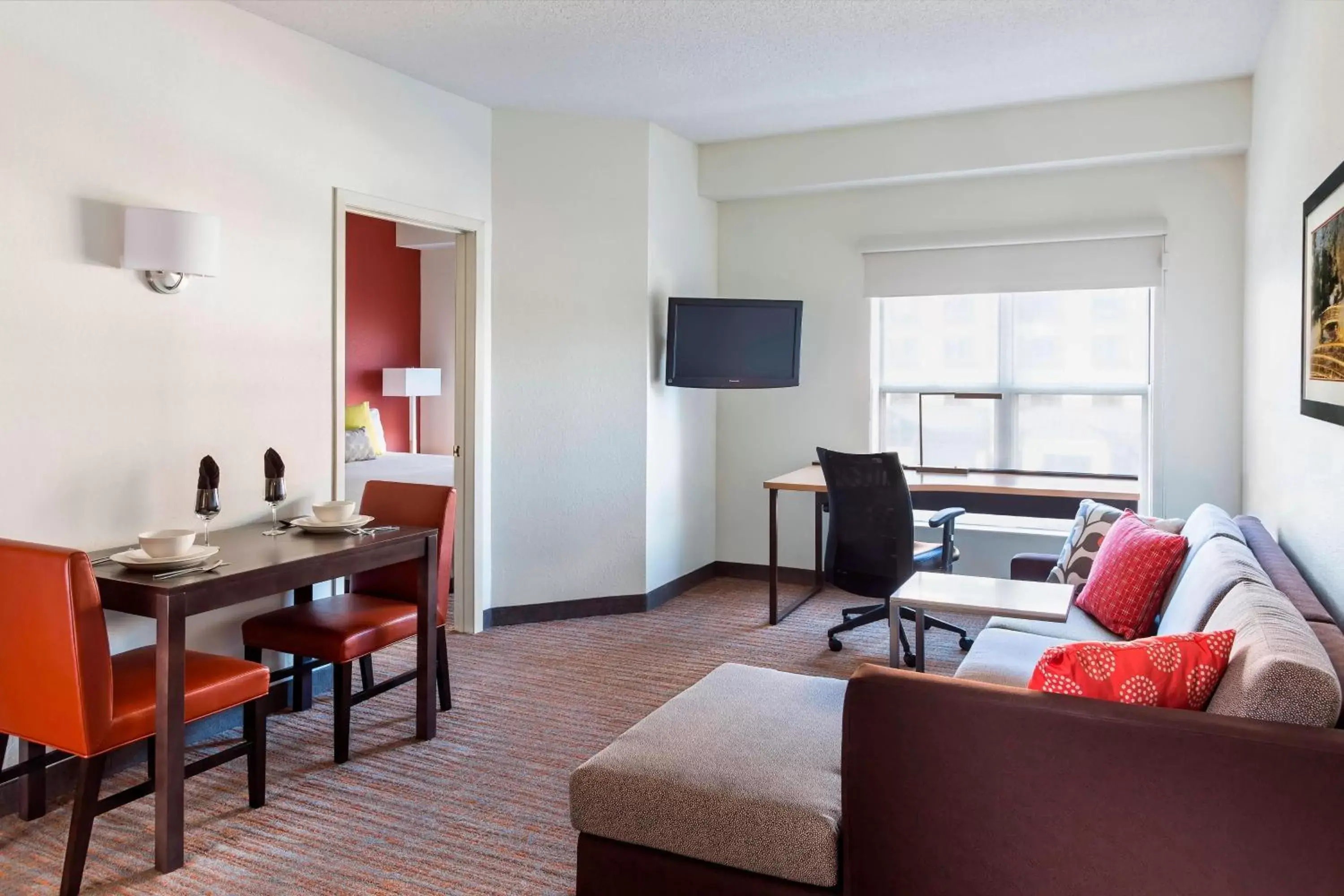 Bedroom, Seating Area in Residence Inn by Marriott Bloomington by Mall of America
