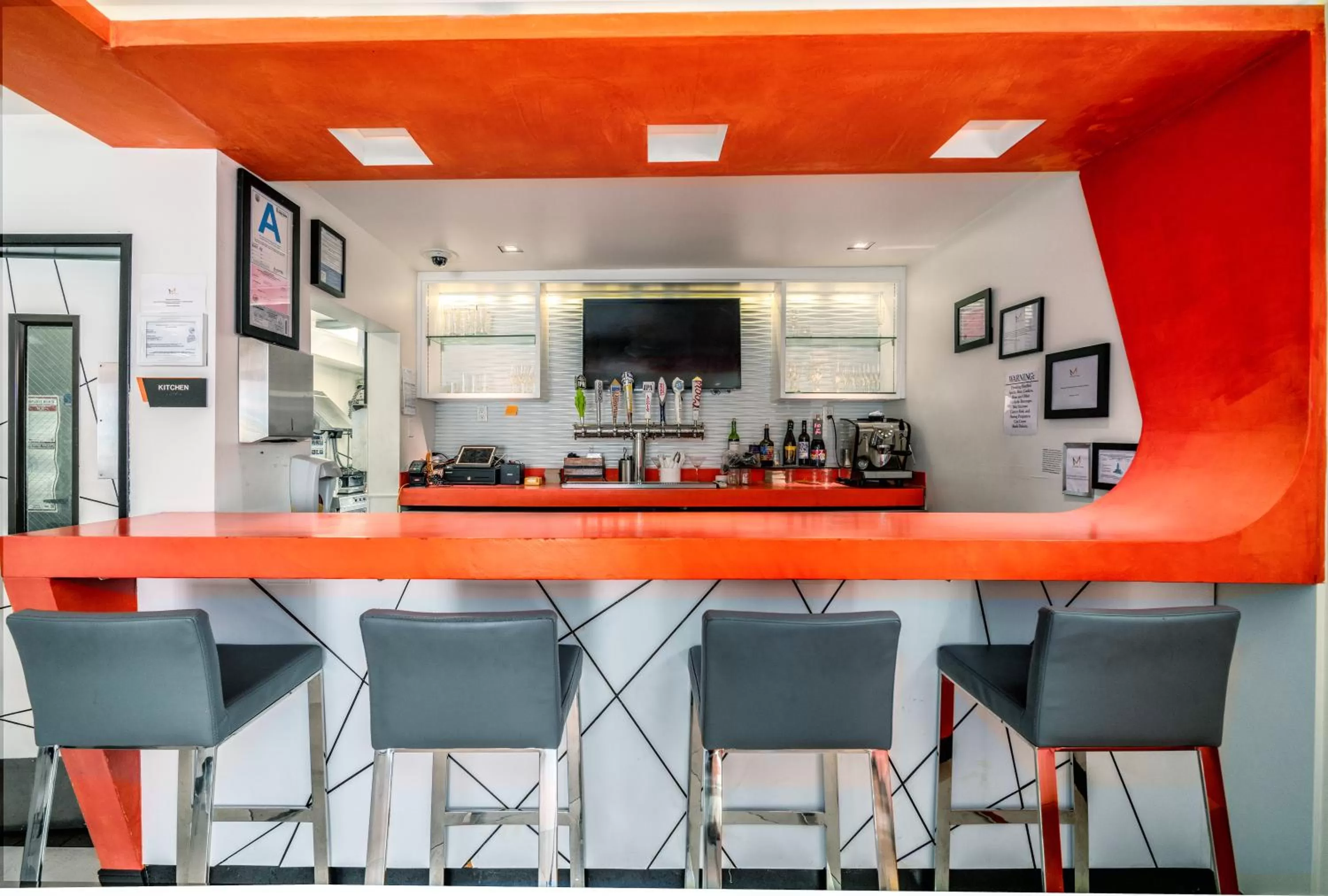 Lounge or bar in The Moment Hotel