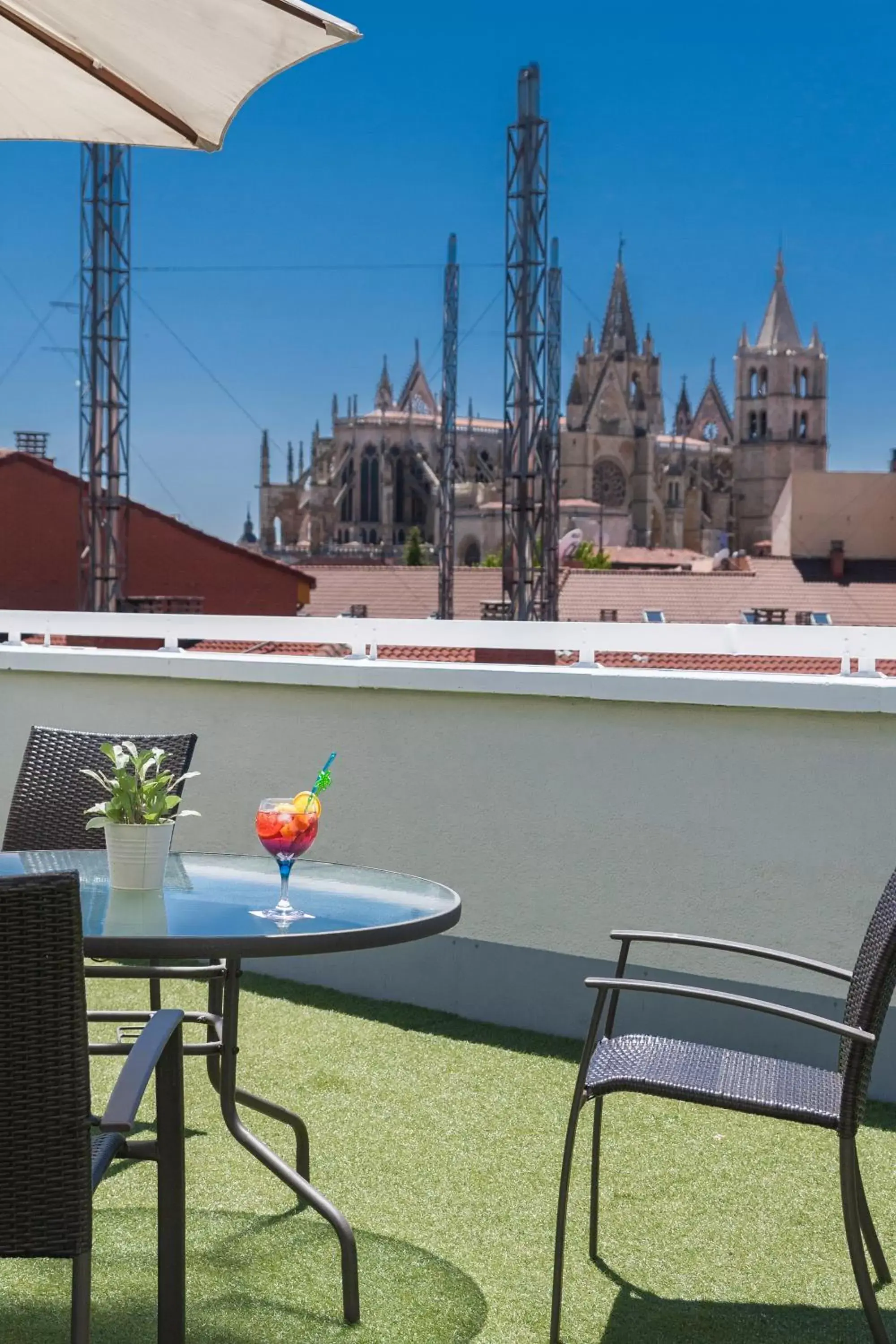 View (from property/room) in FC Infantas de León View (from property/room) in FC Infantas de León