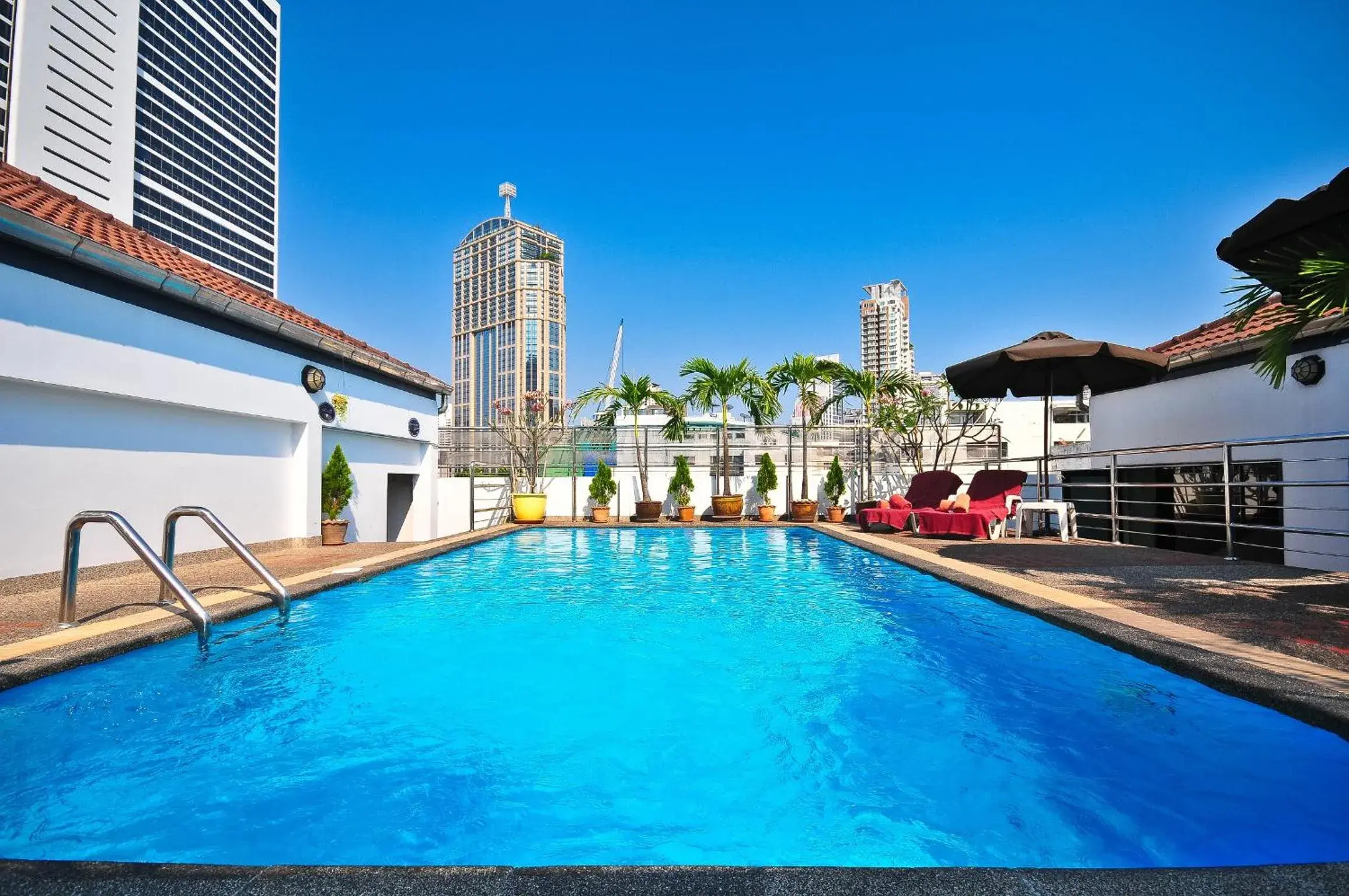 Swimming pool in Admiral Suites Bangkok