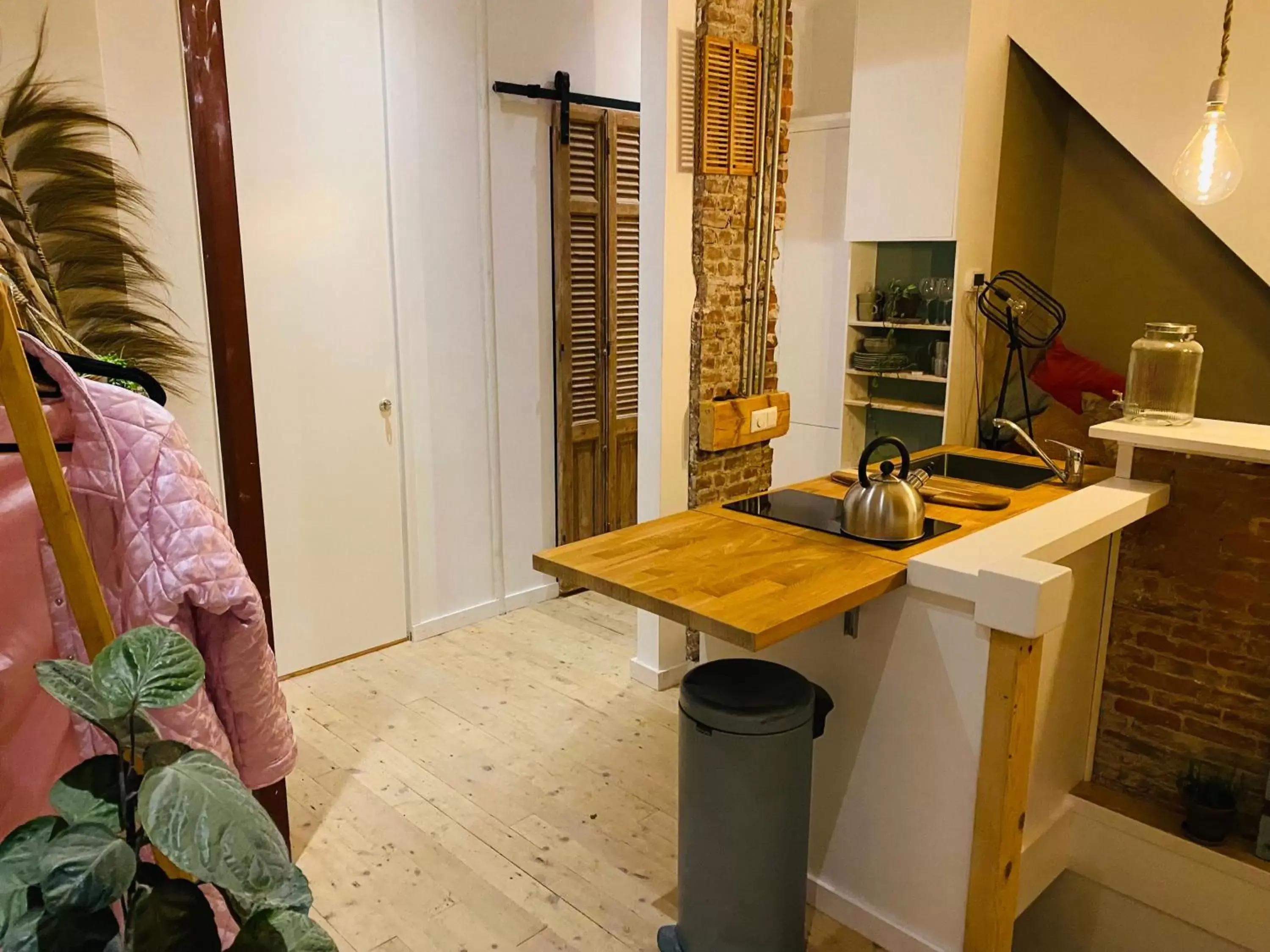 Kitchen or kitchenette in Tiny Beachhouse