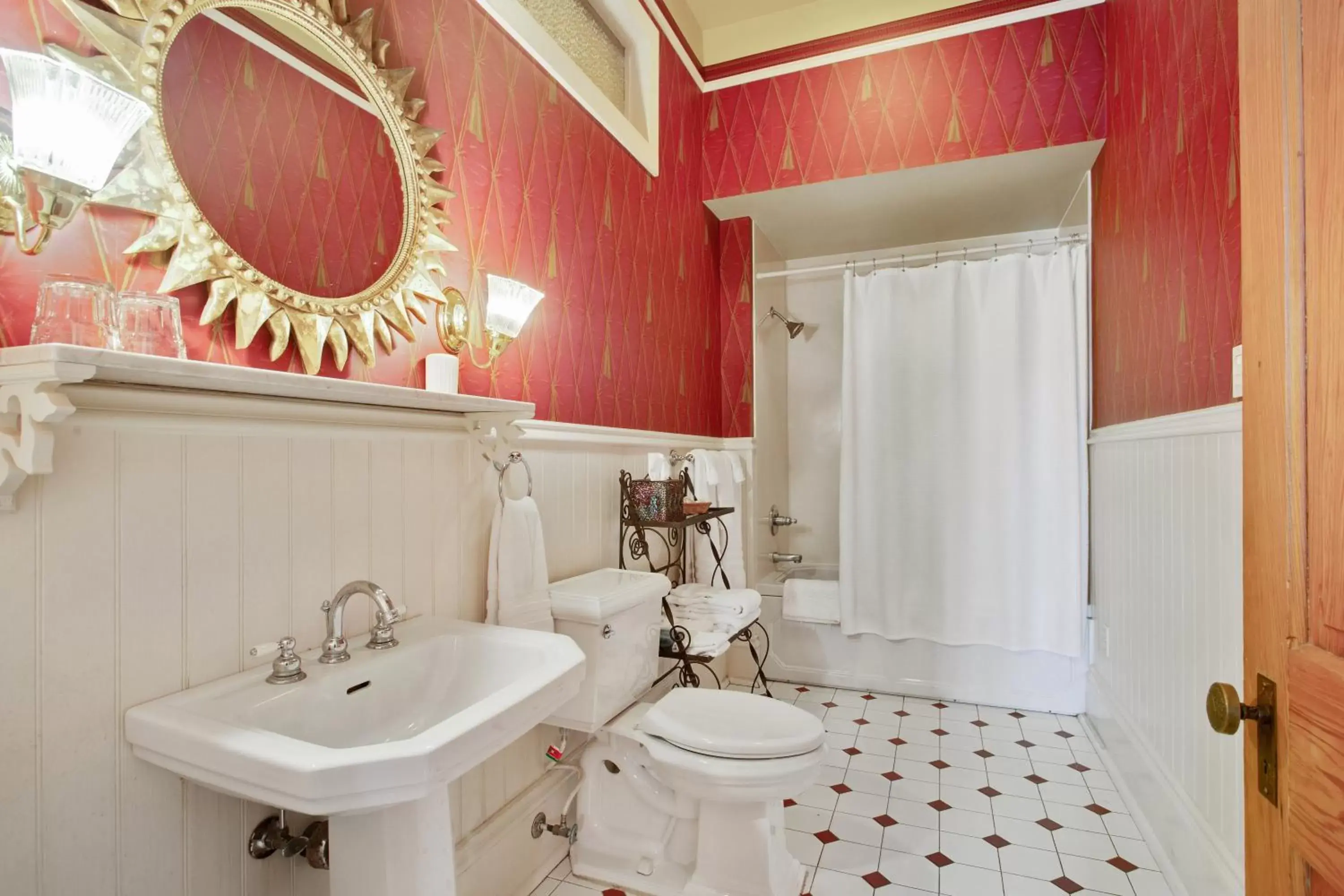 Bathroom in Maison Perrier Bed & Breakfast