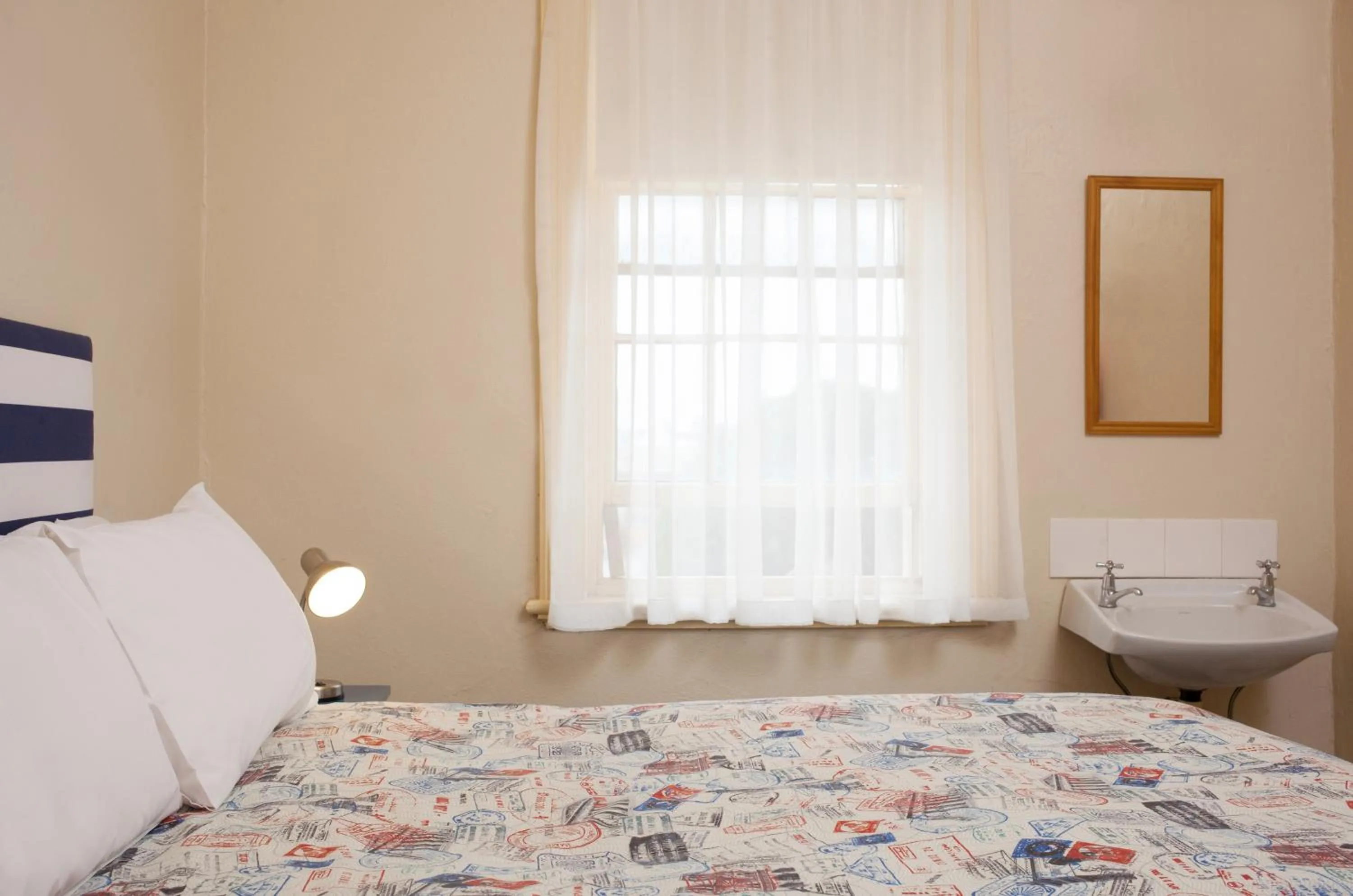 Bed in The Cally Hotel