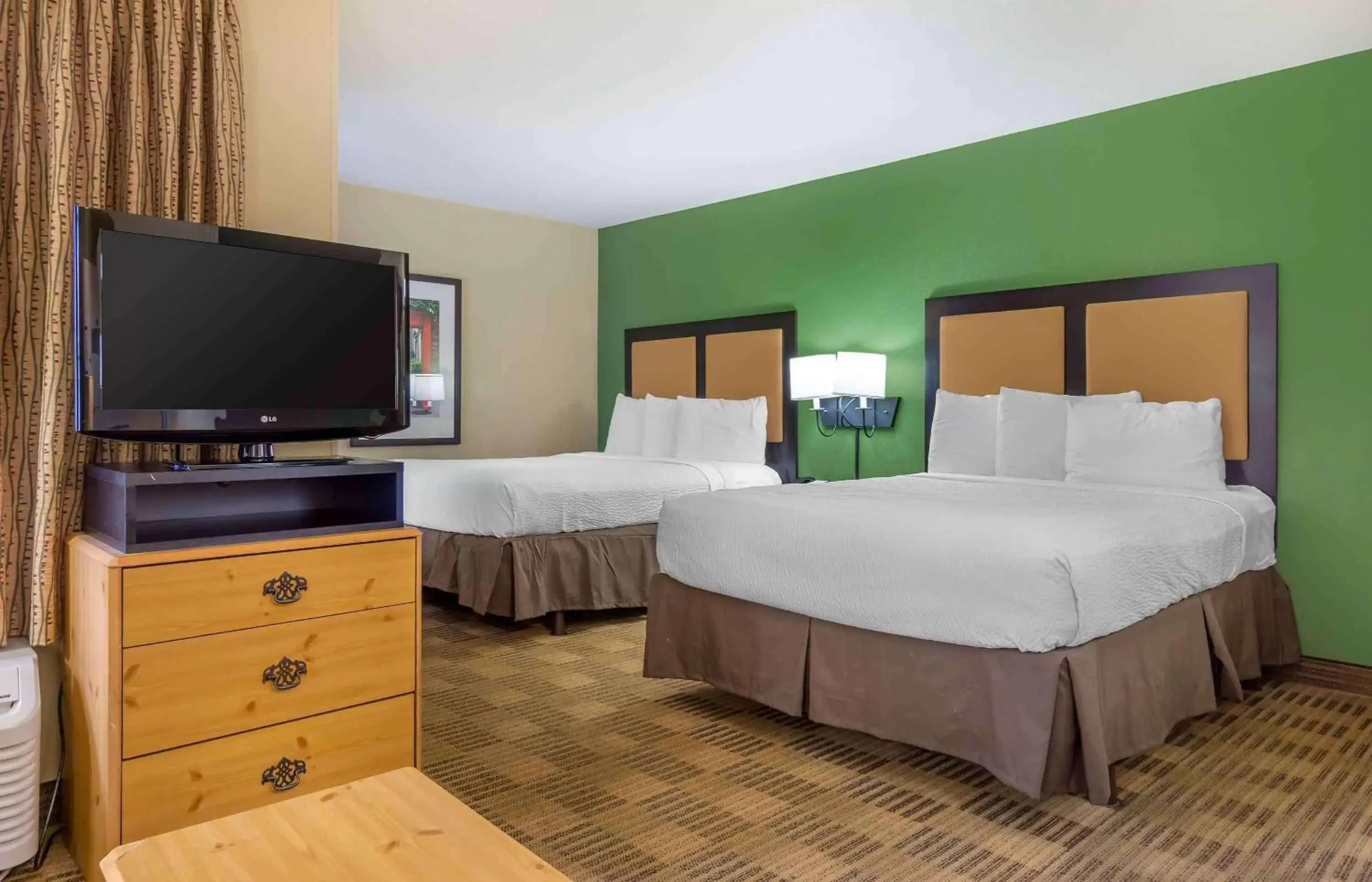 Bedroom, Bed in Extended Stay America Suites - Seattle - Bothell - Canyon Park