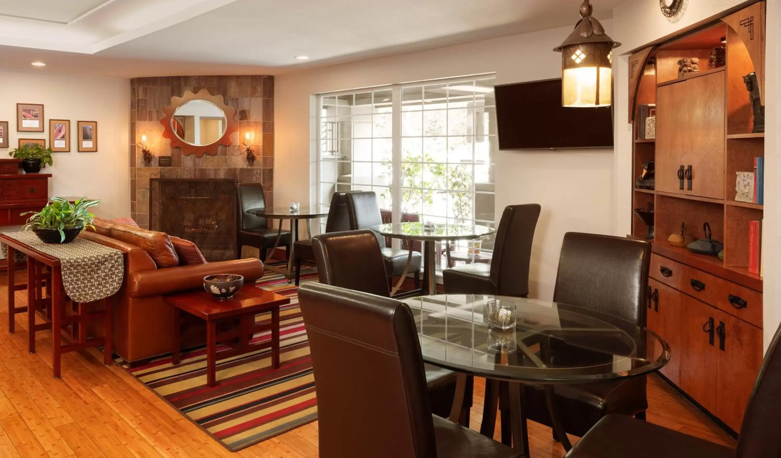 Seating area in Larkspur Landing Sunnyvale-An All-Suite Hotel