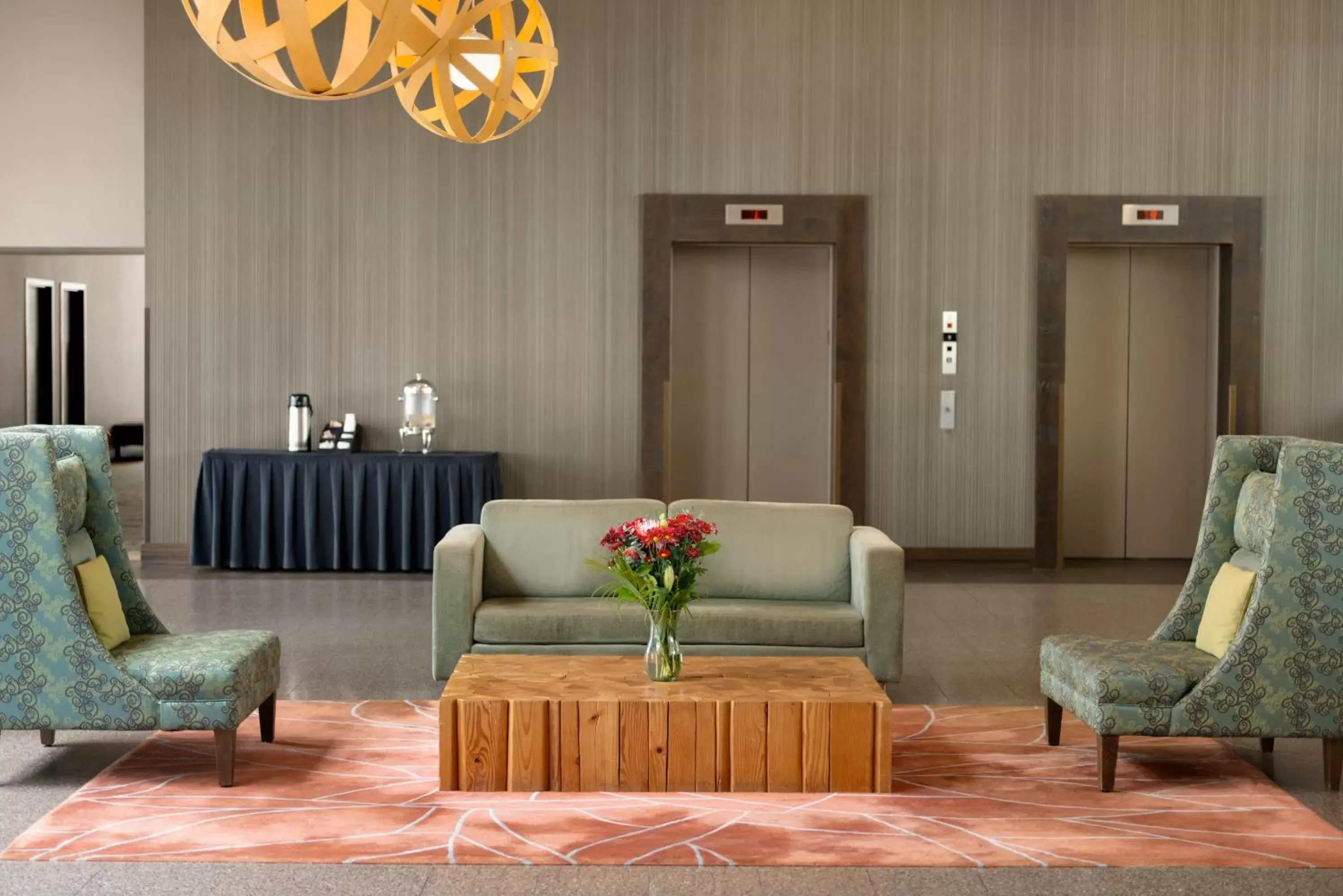 Lobby or reception, Seating Area in Coast Chilliwack Hotel by APA