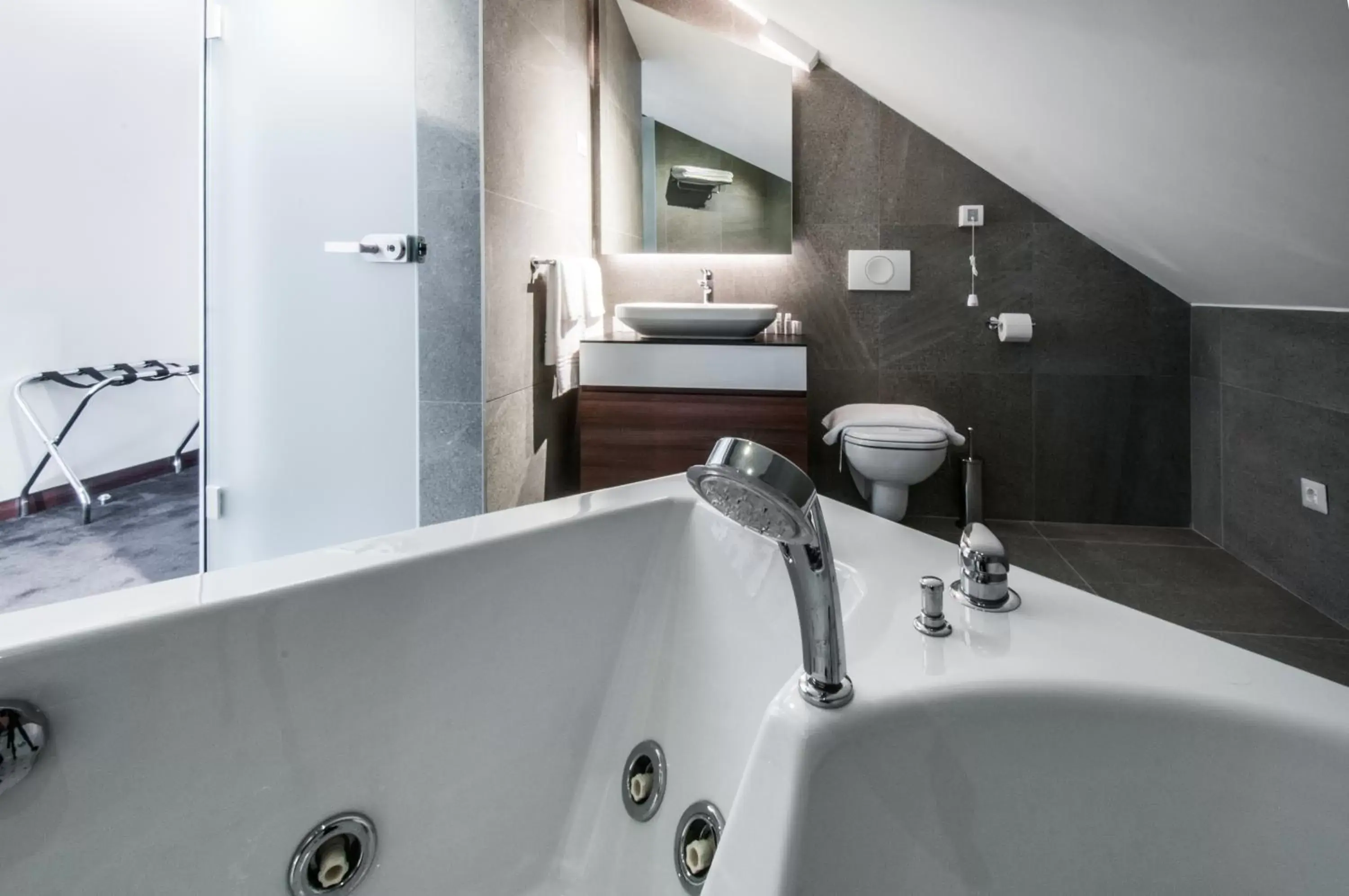Hot Tub, Bathroom in Best Western Premier Natalija Residence