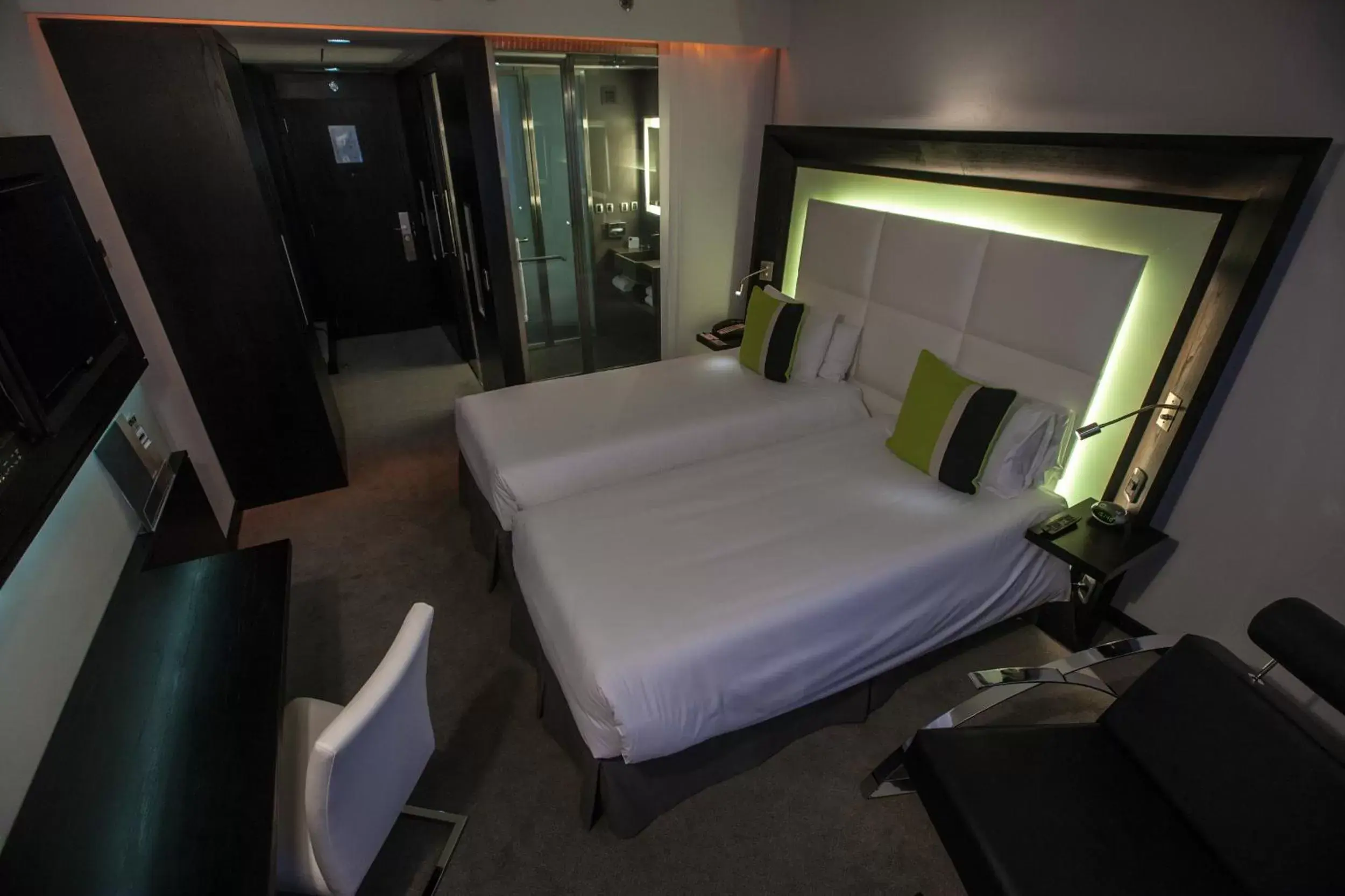 Photo of the whole room, Bed in Novotel Buenos Aires