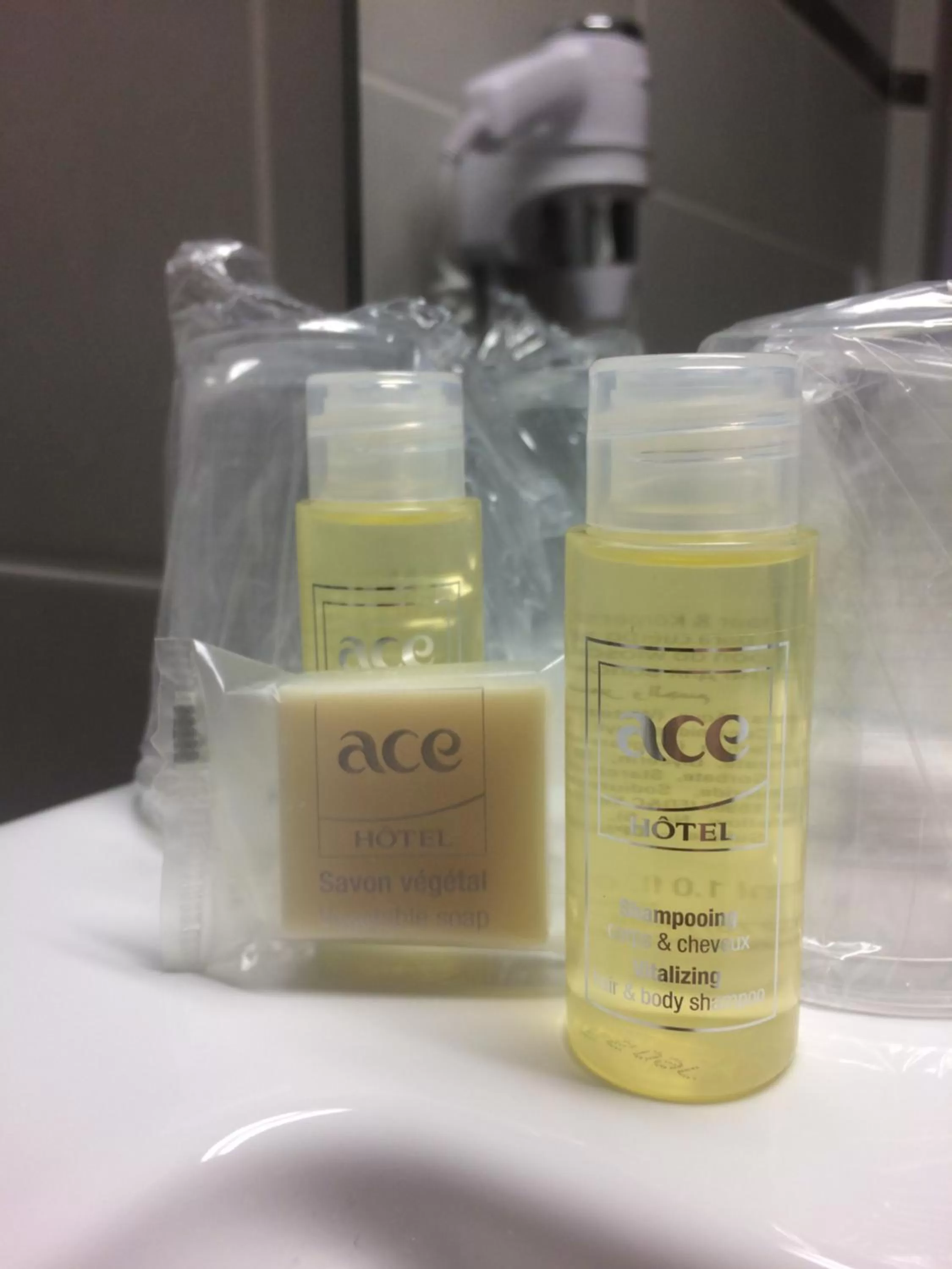 Shower in Ace Hotel Poitiers