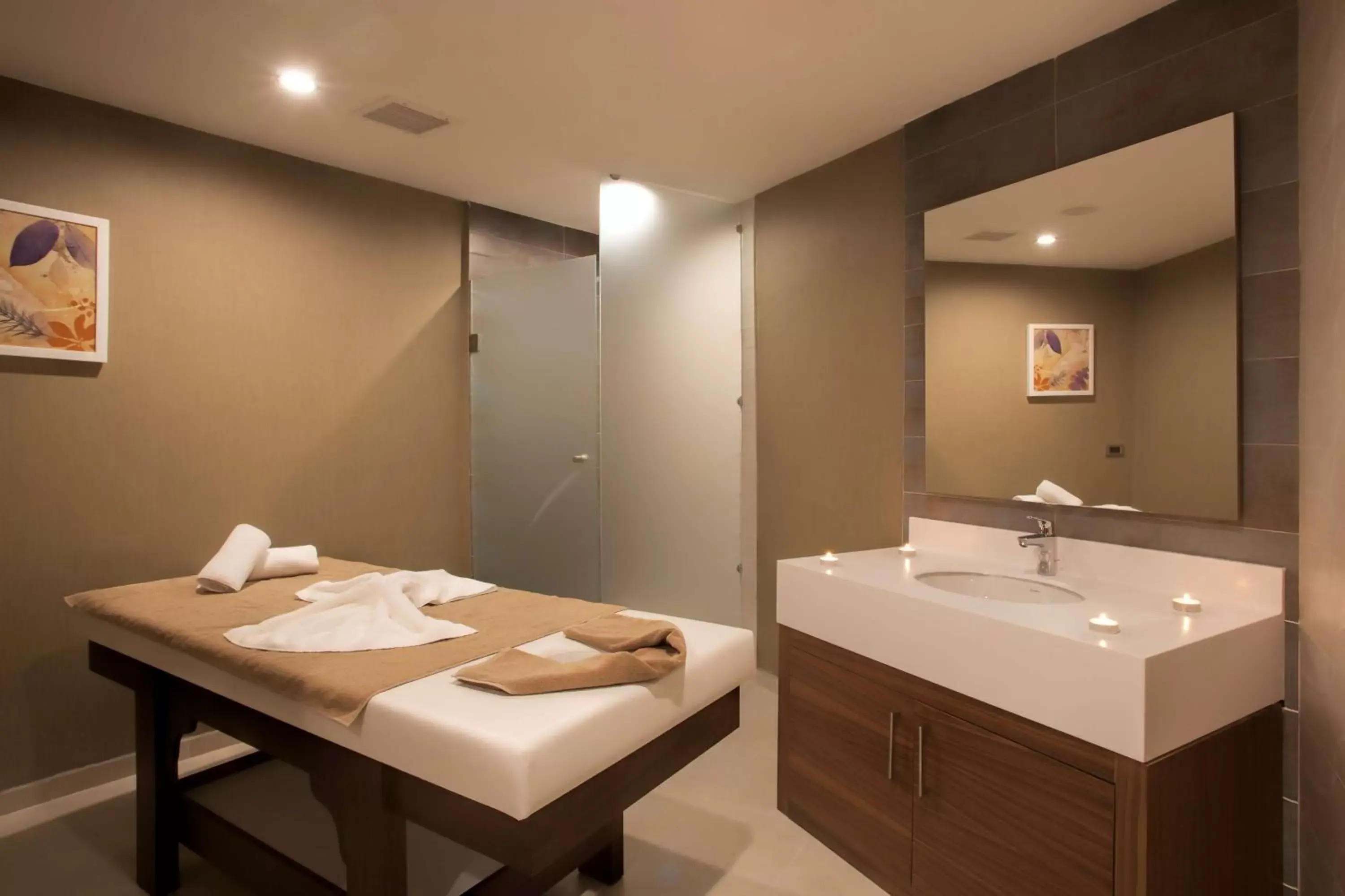 Spa and wellness centre/facilities, Bathroom in Radisson Blu Hotel, Diyarbakir