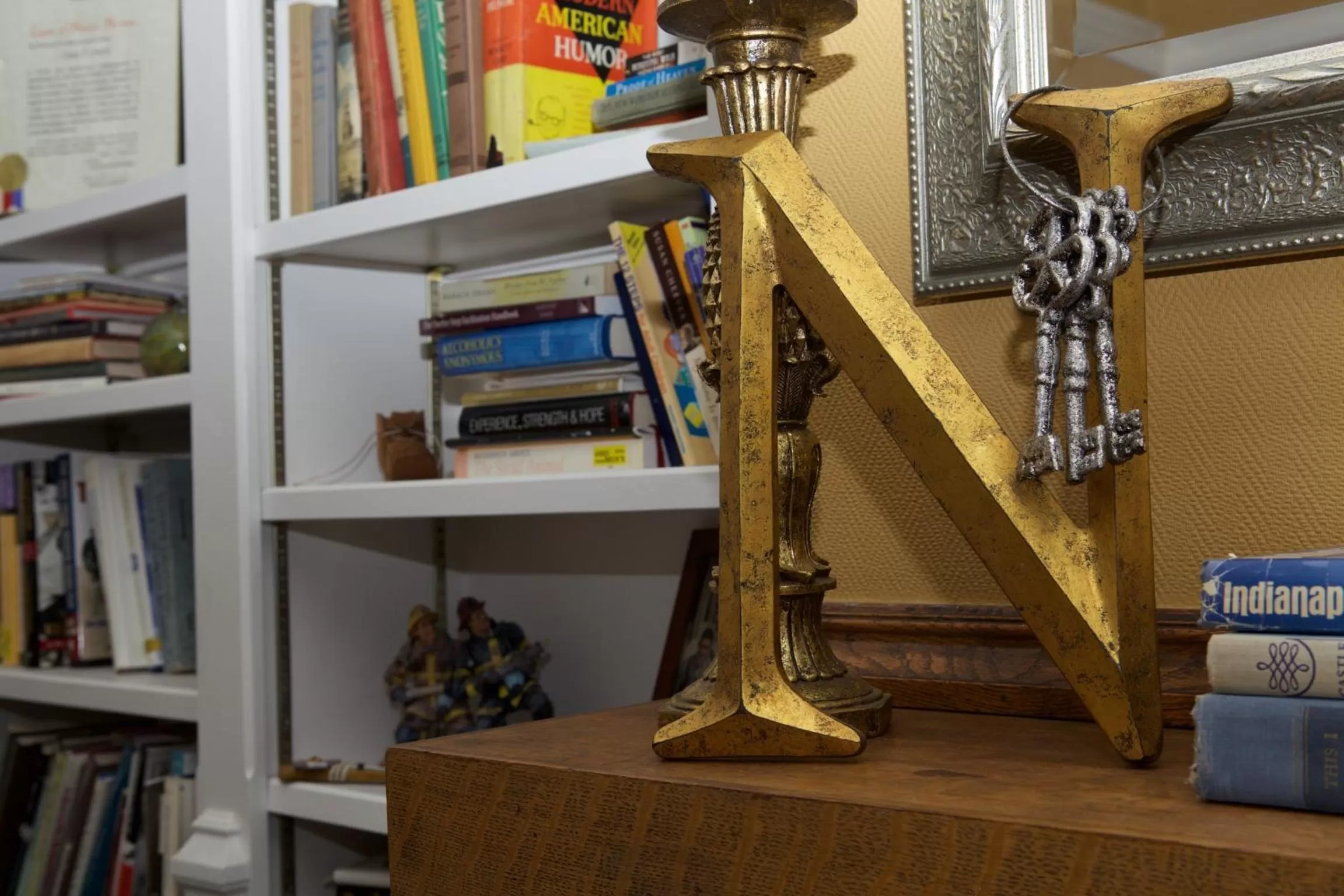 Decorative detail, Library in Nestle Inn