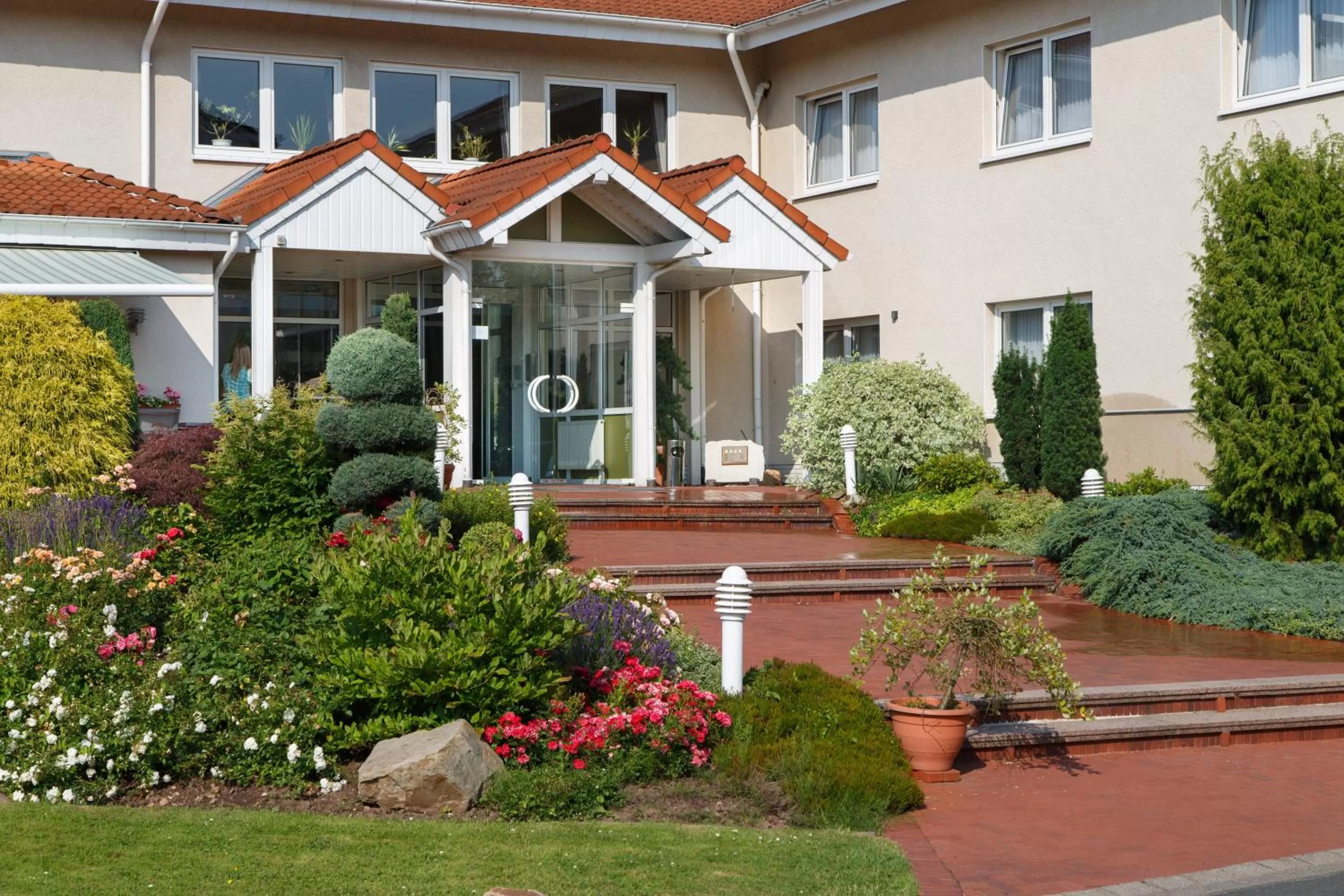 Facade/entrance in Trans World Hotel Auefeld