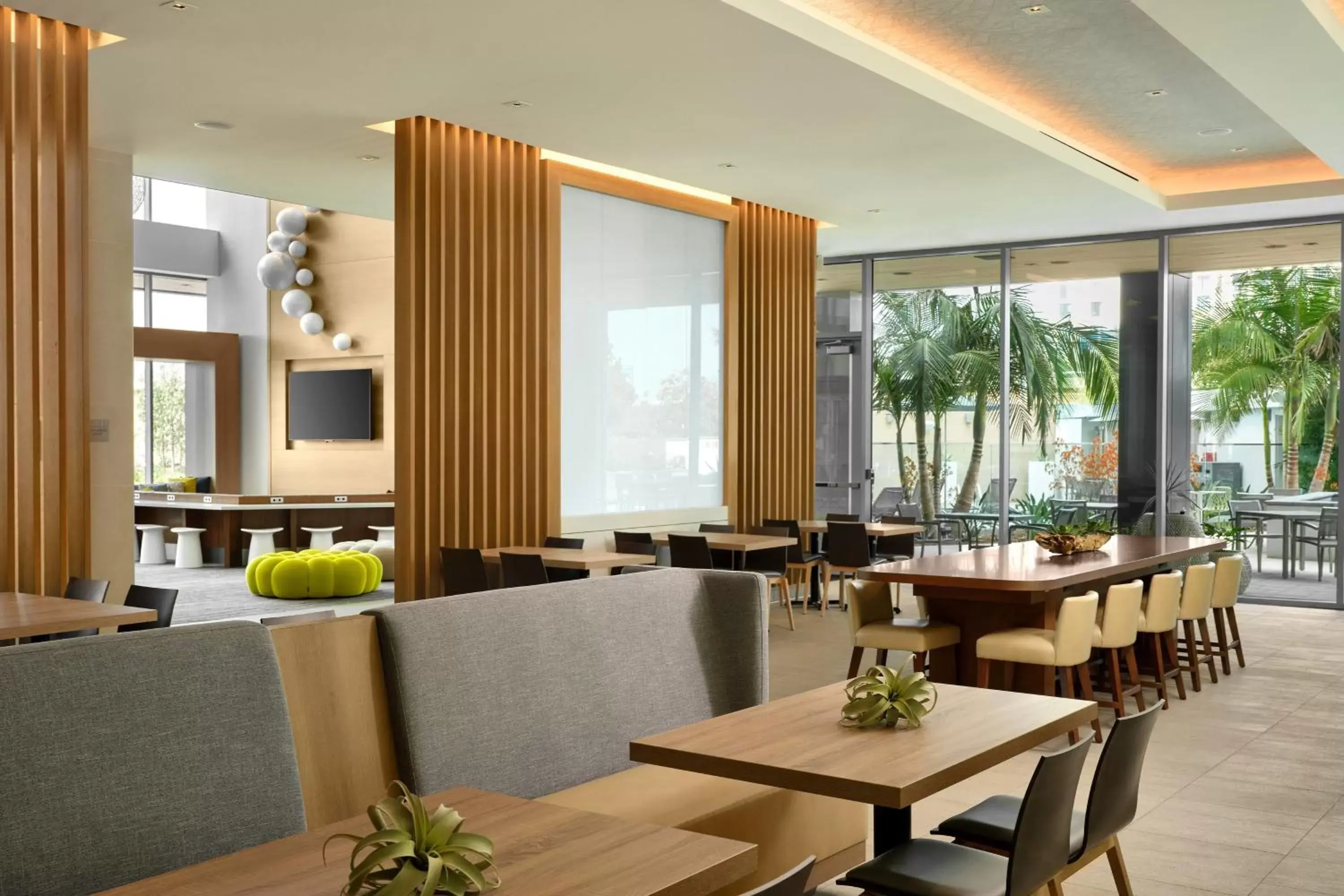 Breakfast, Restaurant/Places to Eat in Element Anaheim Resort Convention Center