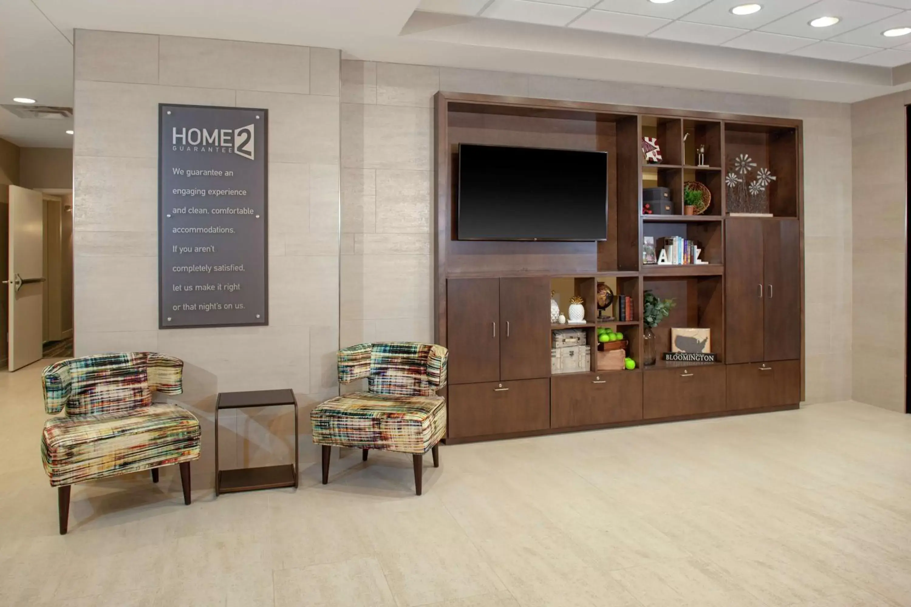 Lobby or reception, TV/Entertainment Center in Home2 Suites by Hilton Bloomington