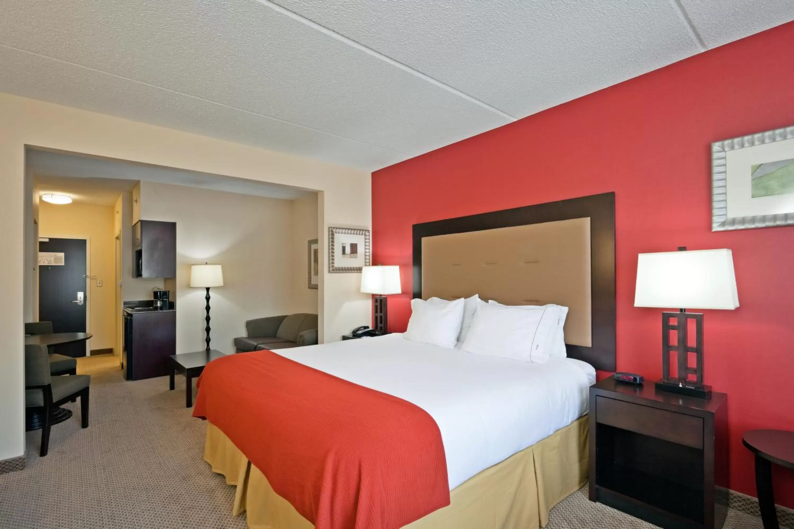 Photo of the whole room, Bed in Holiday Inn Express Hotel & Suites Kodak East-Sevierville, an IHG Hotel