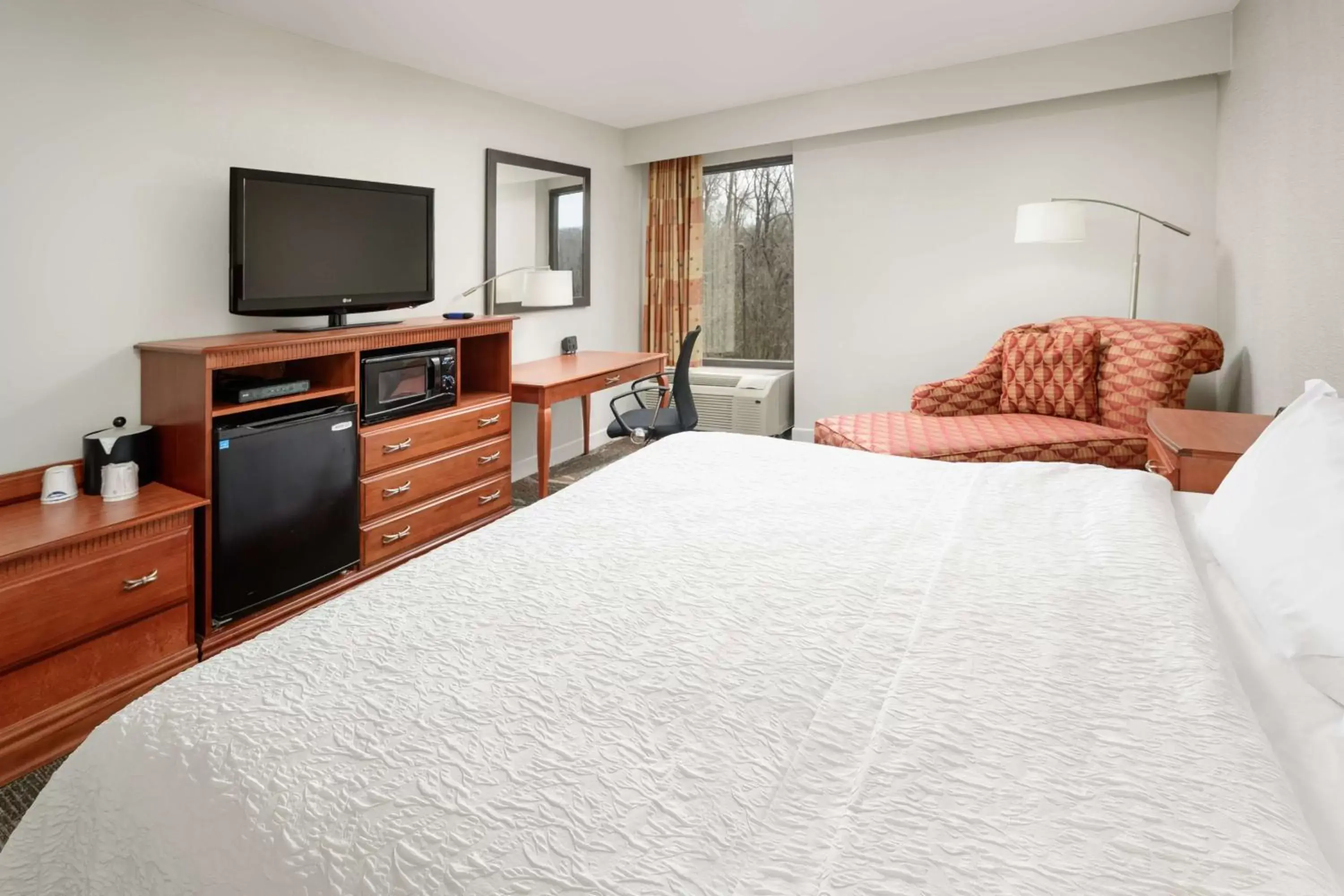 Bedroom, Bed in Hampton Inn Oak Ridge Knoxville