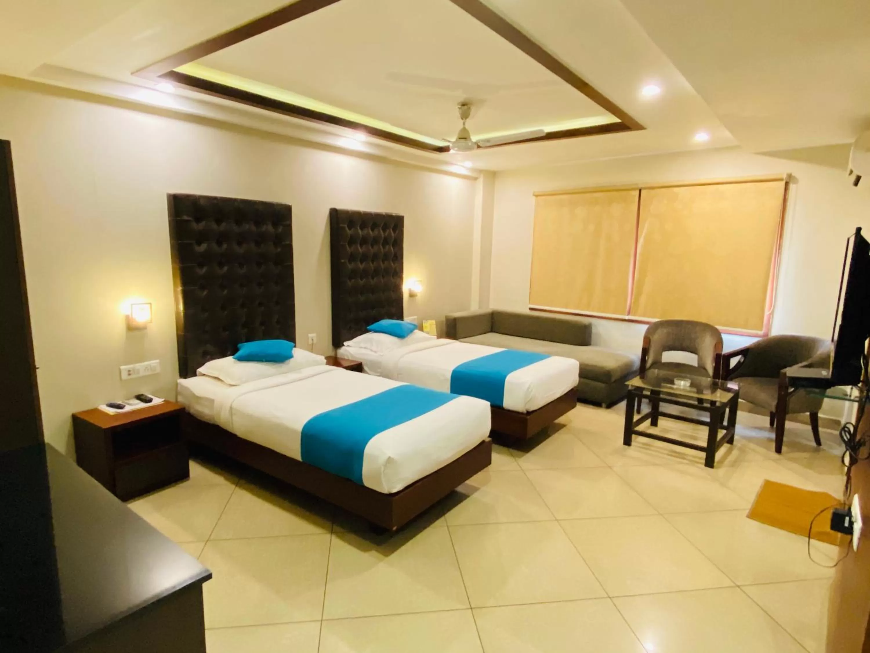 Bed in Saluja Residency