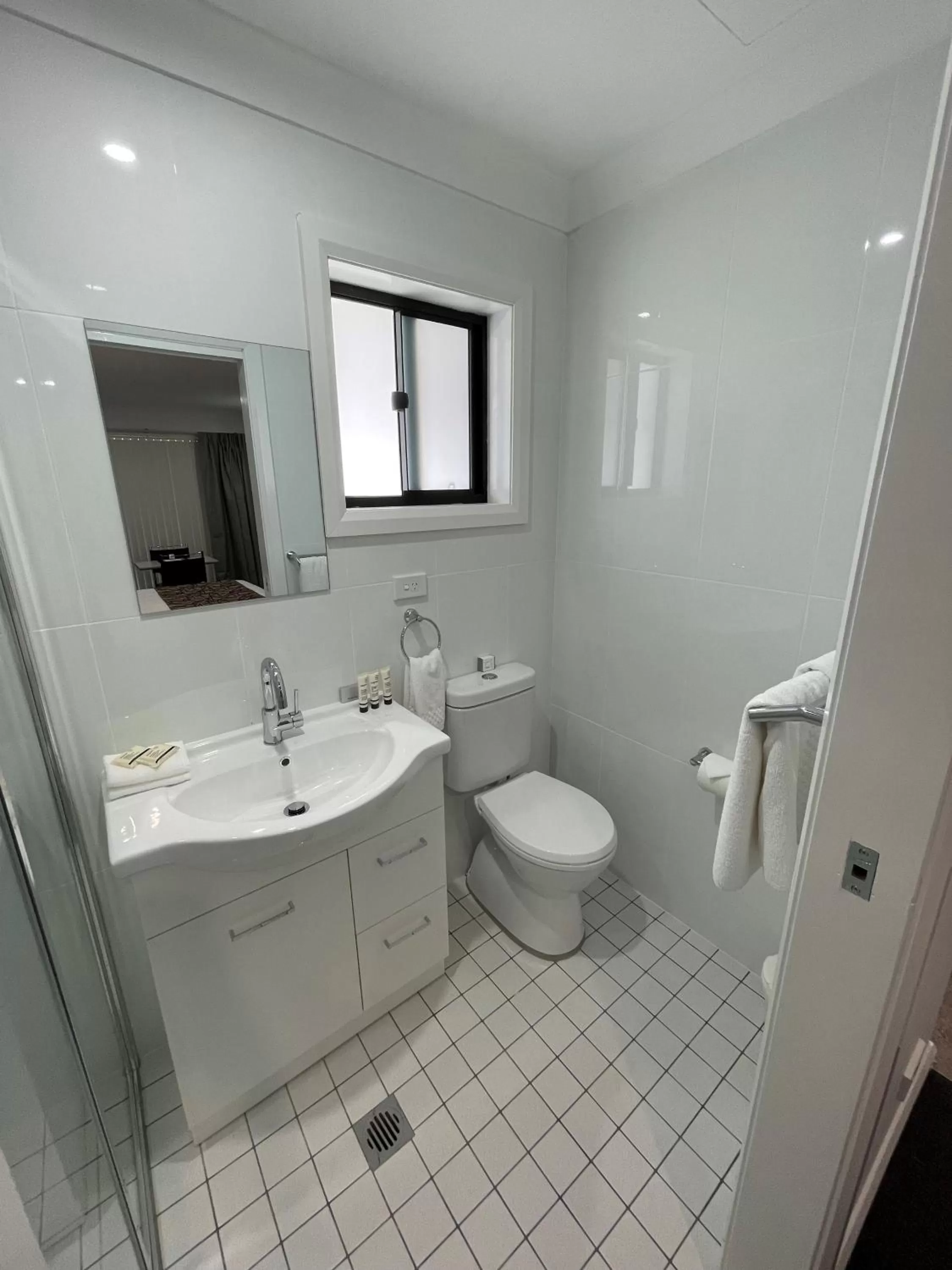 Bathroom in Zig Zag Motel & Apartments