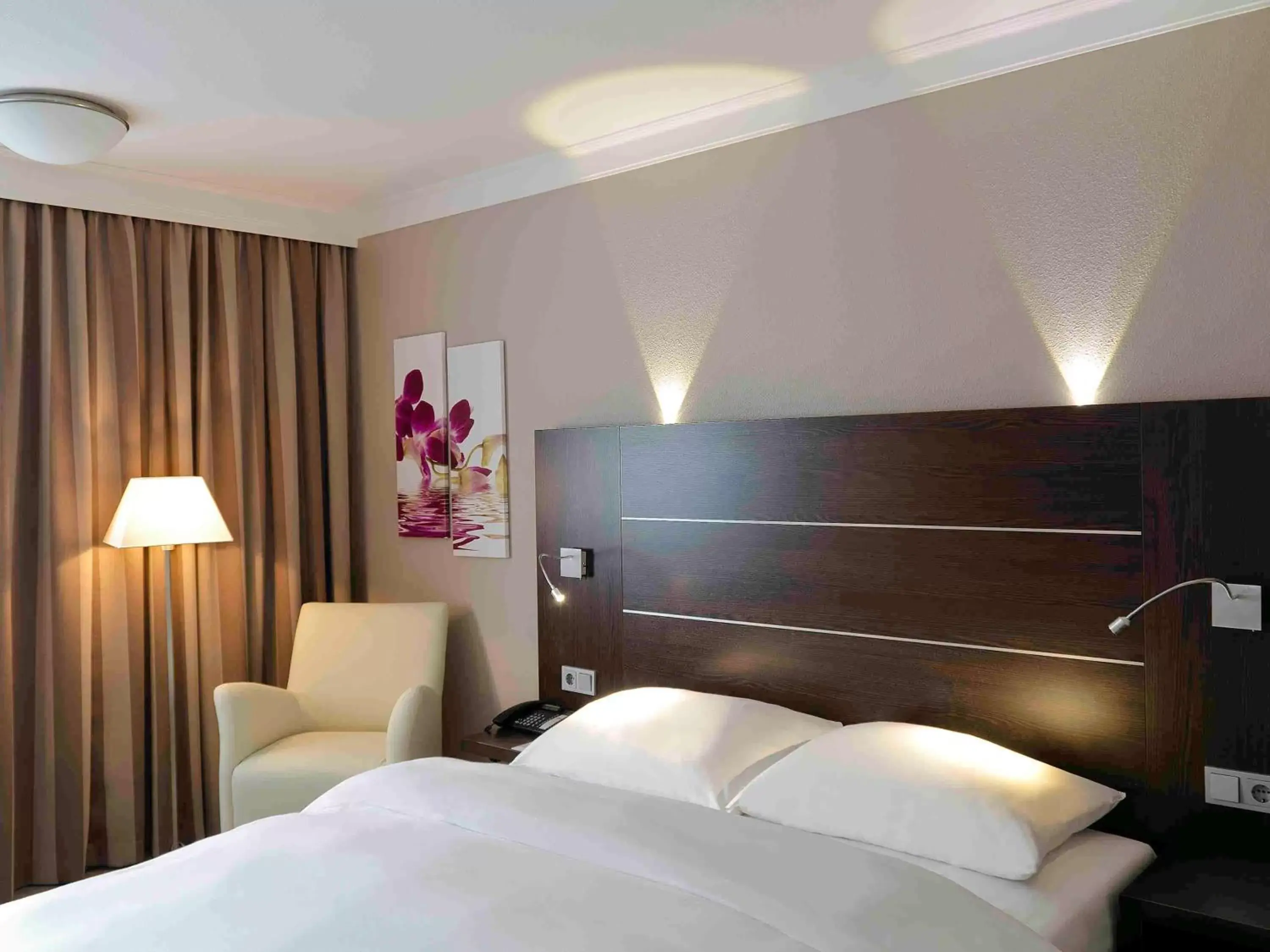Photo of the whole room, Bed in Mercure Hotel Lüdenscheid