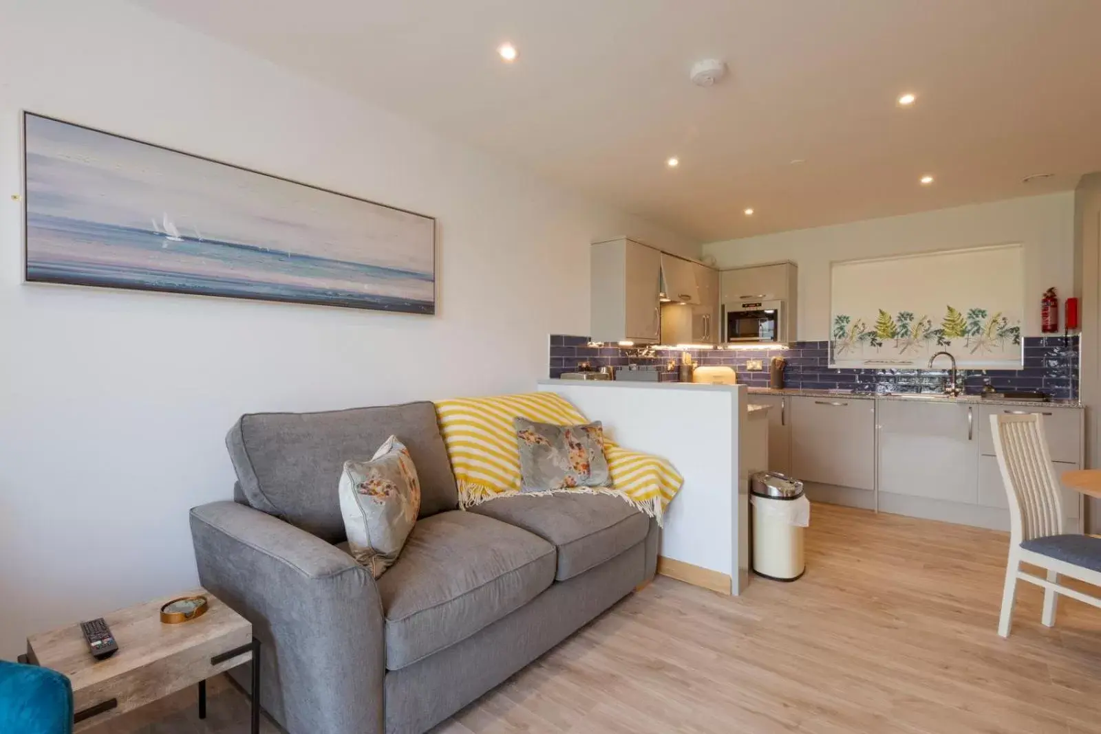 Kitchen or kitchenette, Seating Area in Porth Veor Manor Villas & Apartments