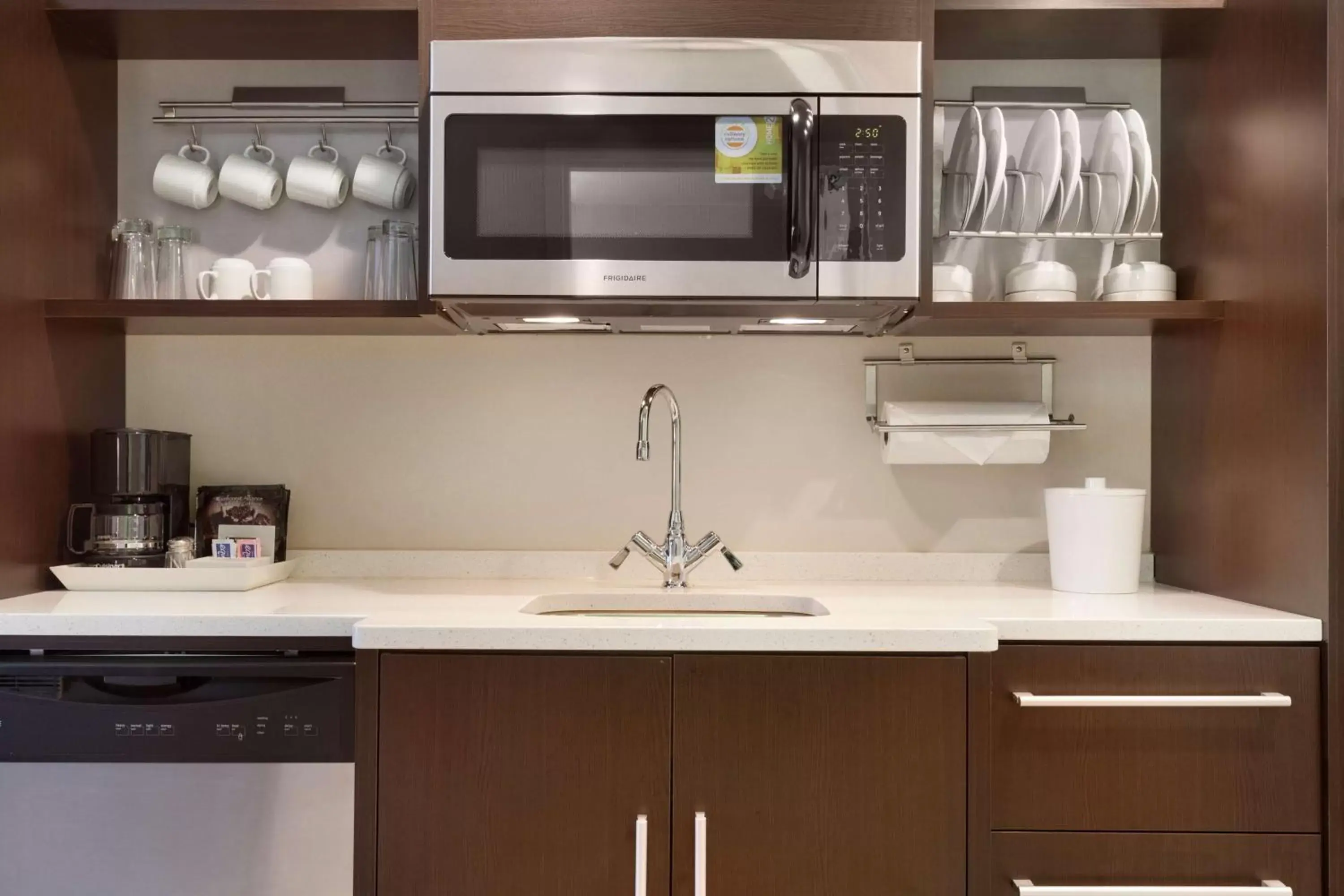 Kitchen or kitchenette, Kitchen/Kitchenette in Home2 Suites by Hilton Greenville Downtown
