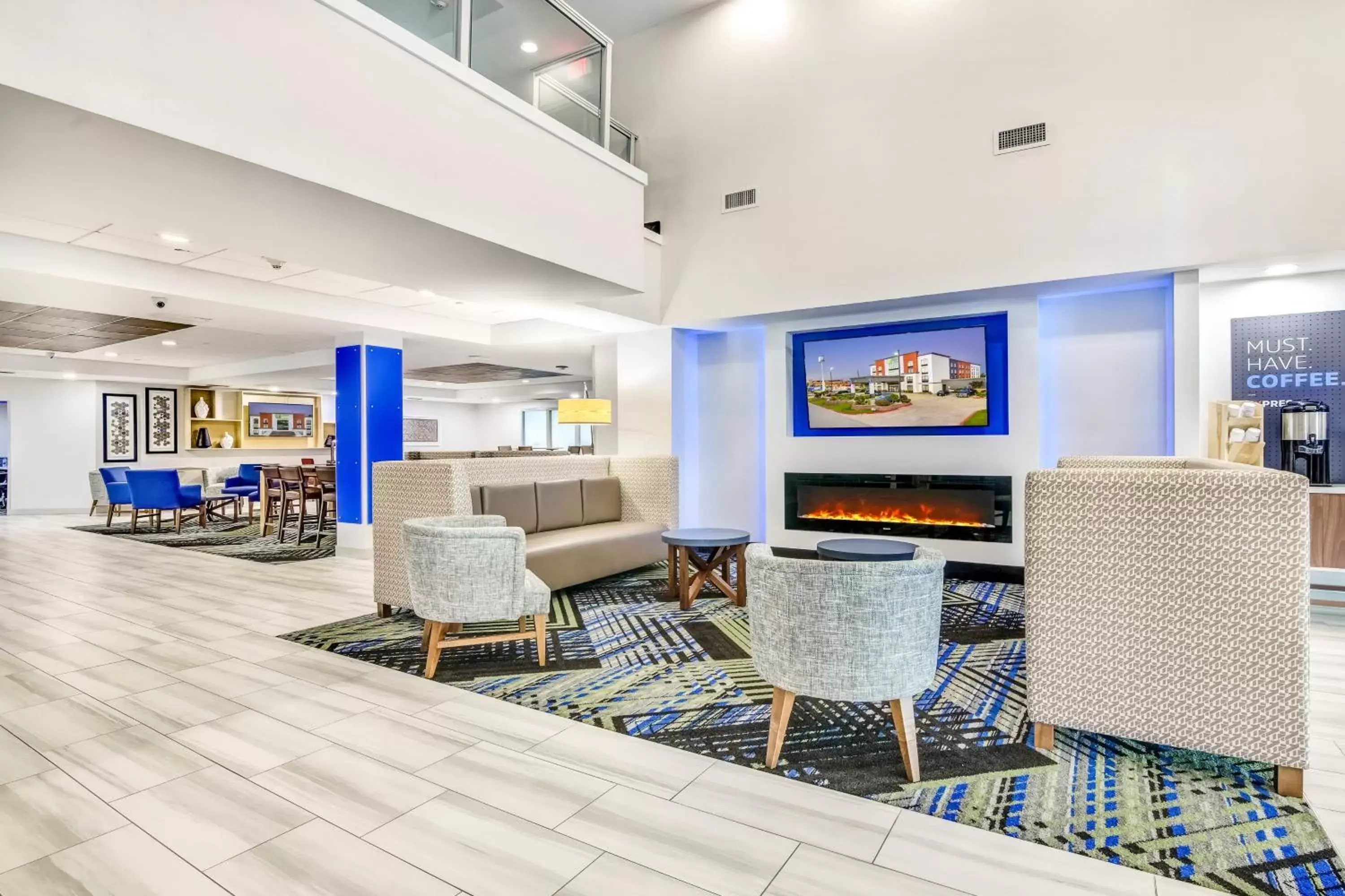 Property building, Lobby/Reception in Holiday Inn Express & Suites Longview North, an IHG Hotel