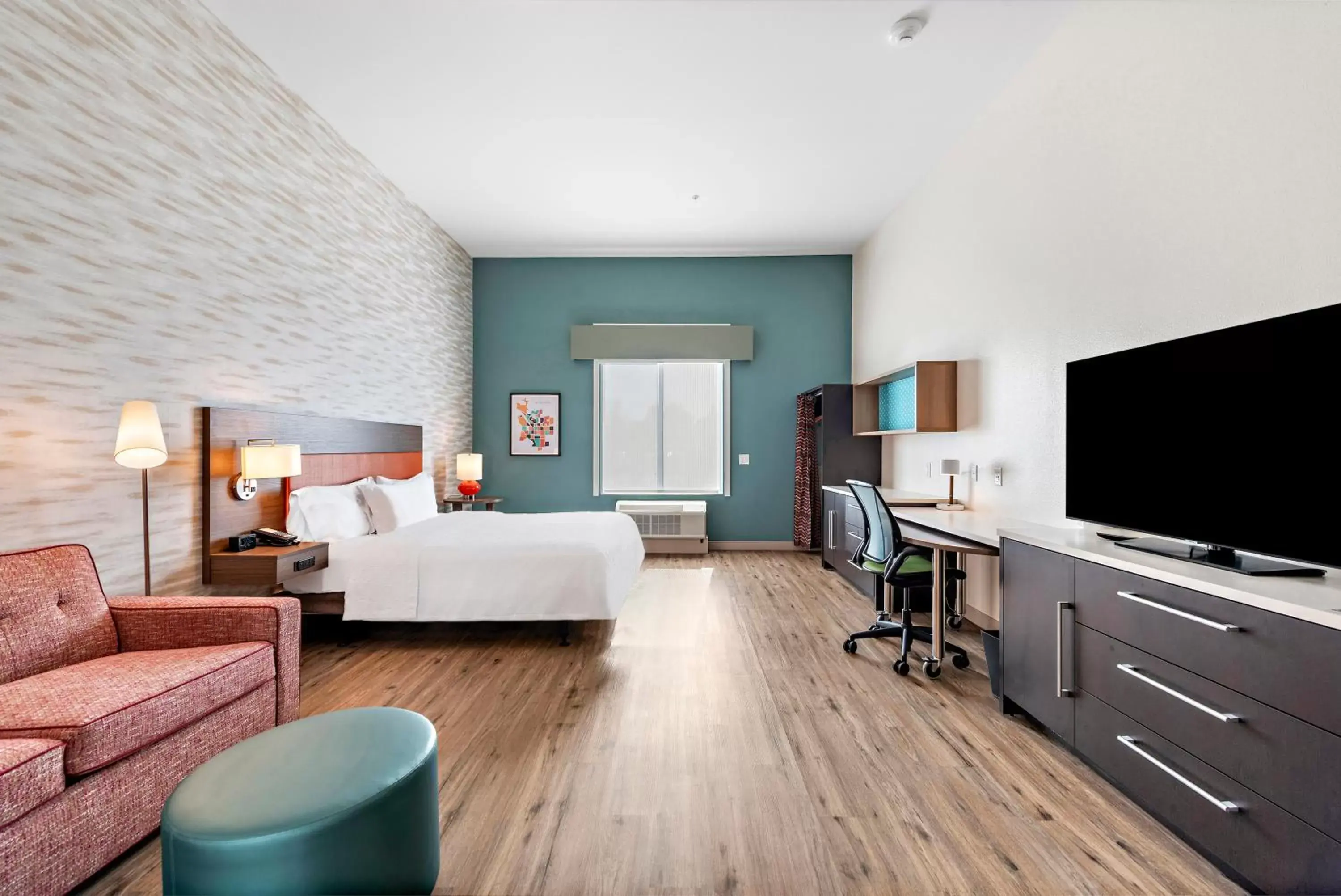 Bed, TV/Entertainment Center in Home2 Suites By Hilton San Bernardino
