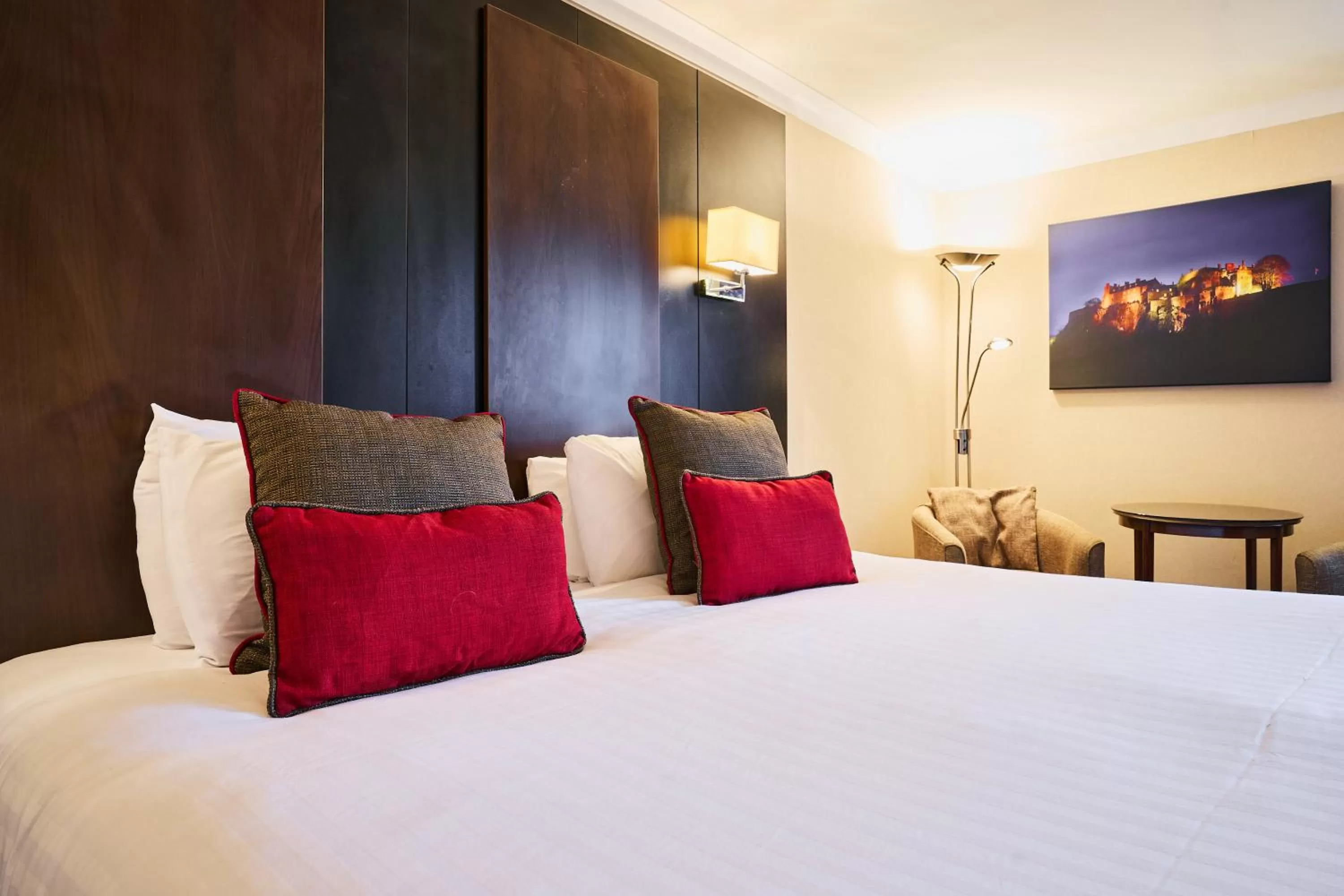 Bed in Stirling Highland Hotel- Part of the Cairn Collection