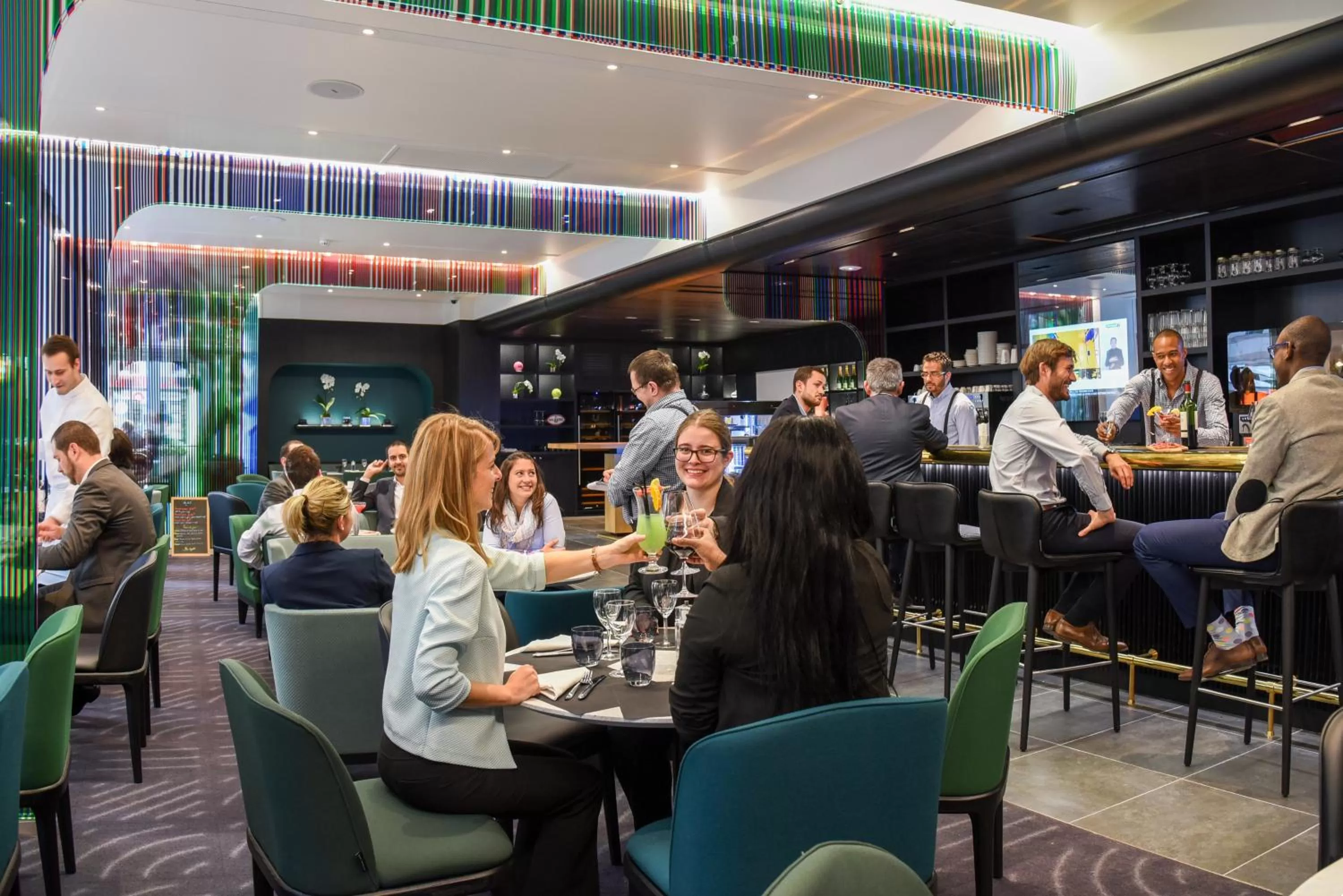 Restaurant/places to eat in Mercure Paris Boulogne