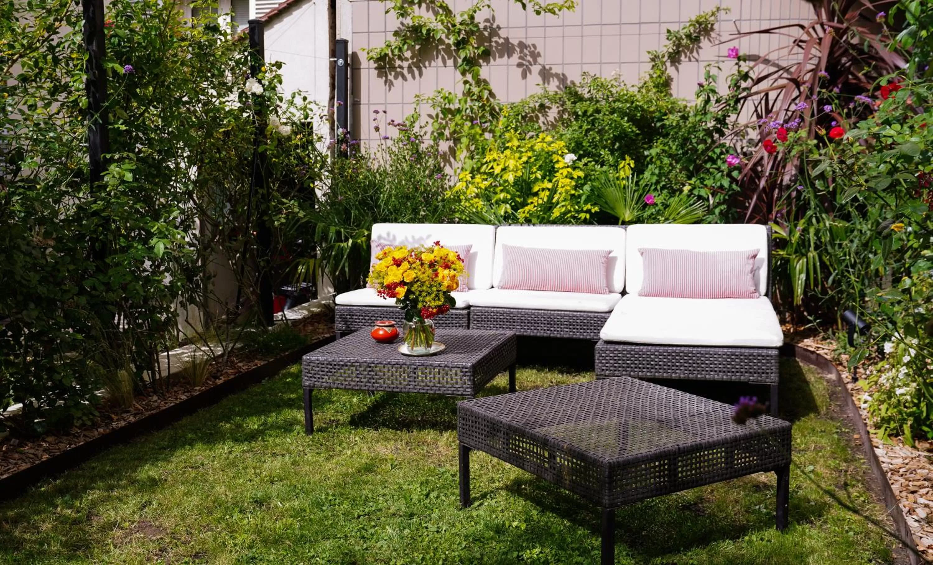 Garden in Villa Escudier Appart-hôtel