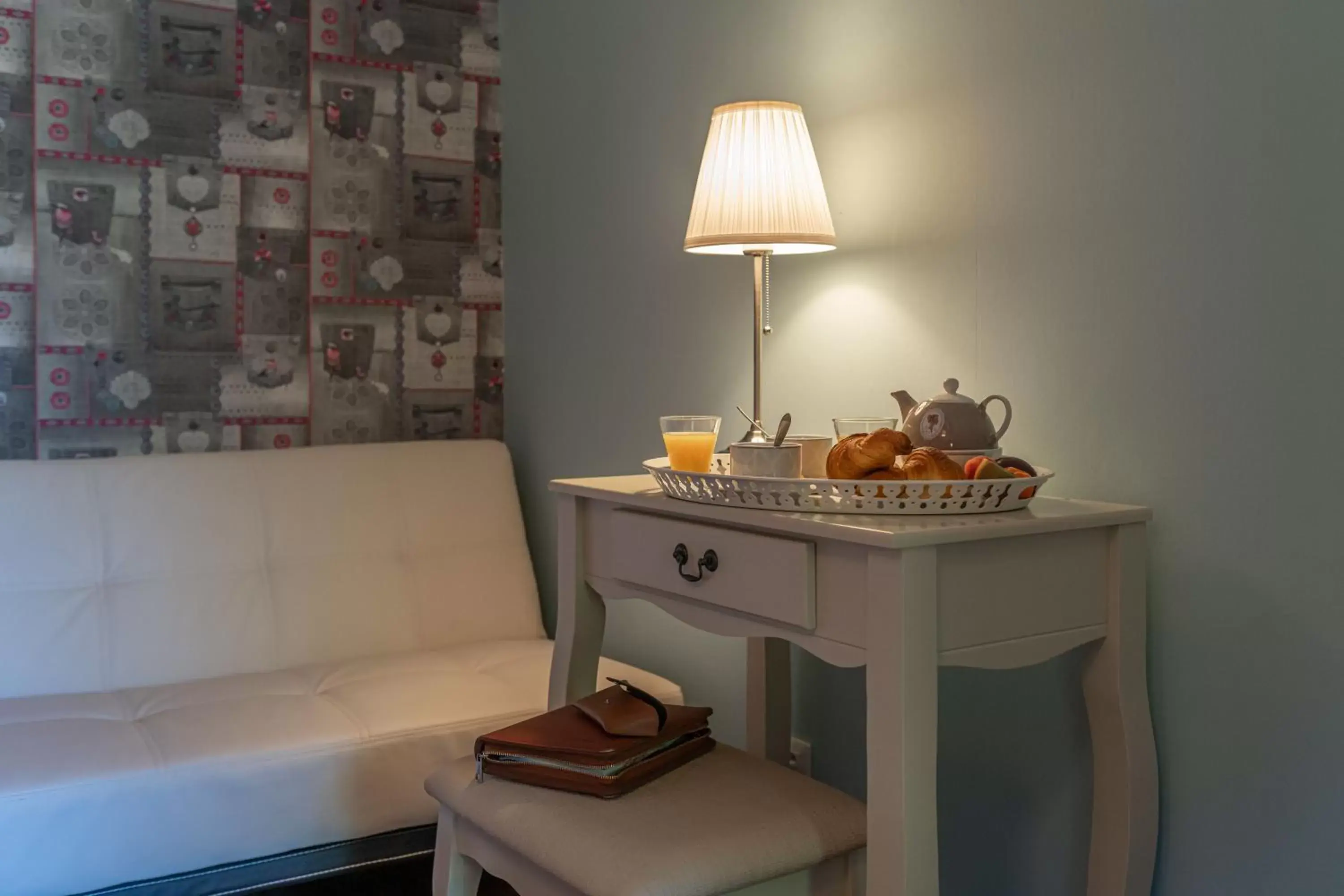 Drinks, Seating Area in Hôtel Au Coq Dort Spa