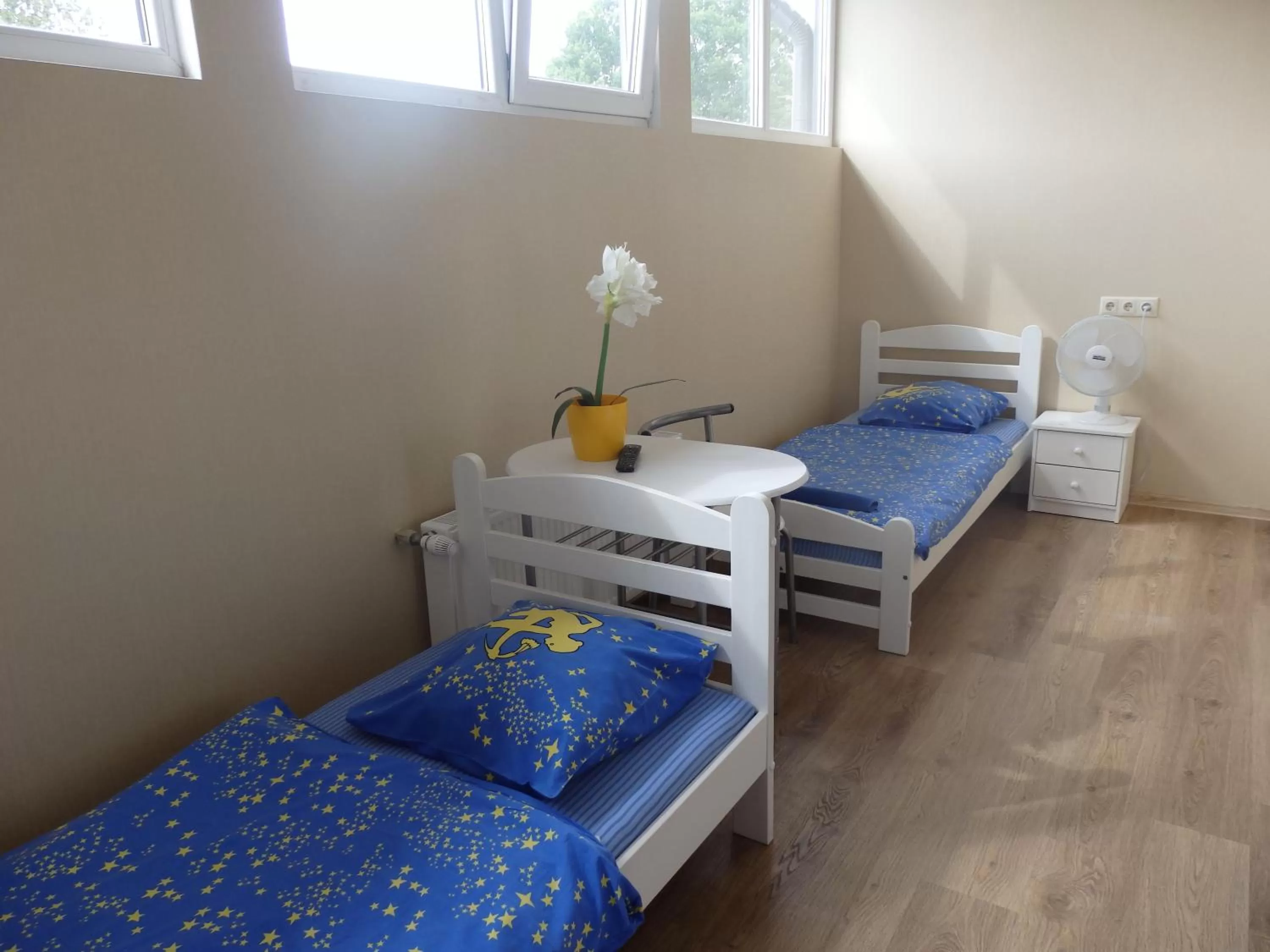 Bedroom, Bed in Happy Hotel