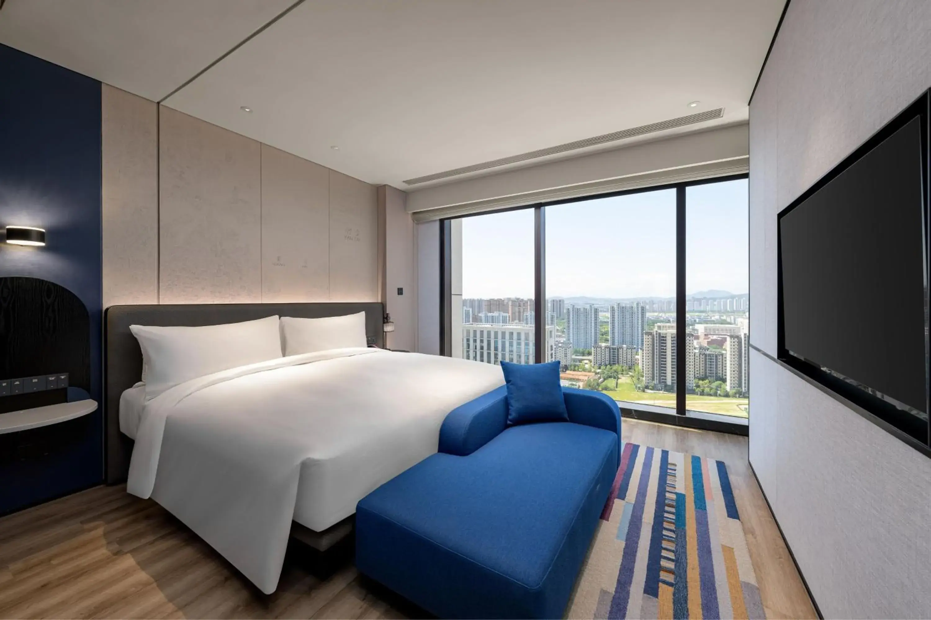 Bedroom, Bed in Aloft Yantai