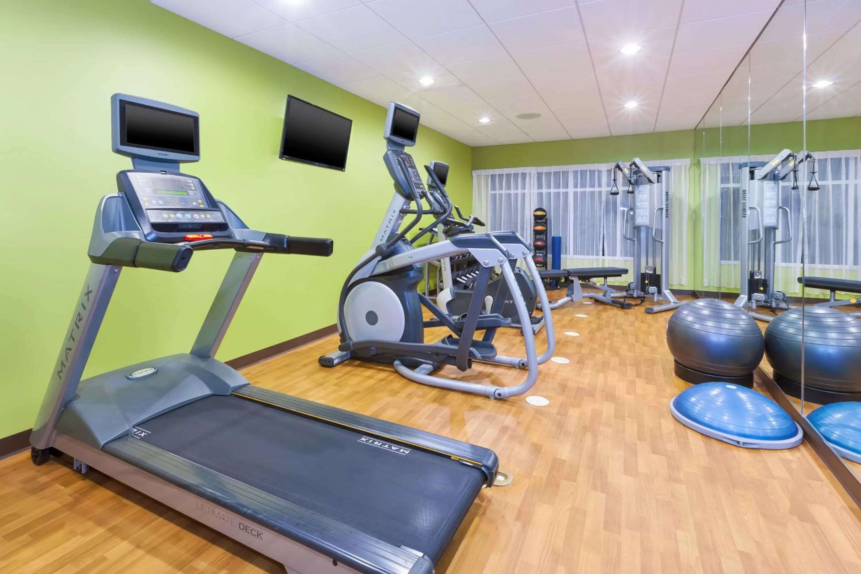 Fitness centre/facilities in Holiday Inn Express & Suites Southport - Oak Island Area by IHG