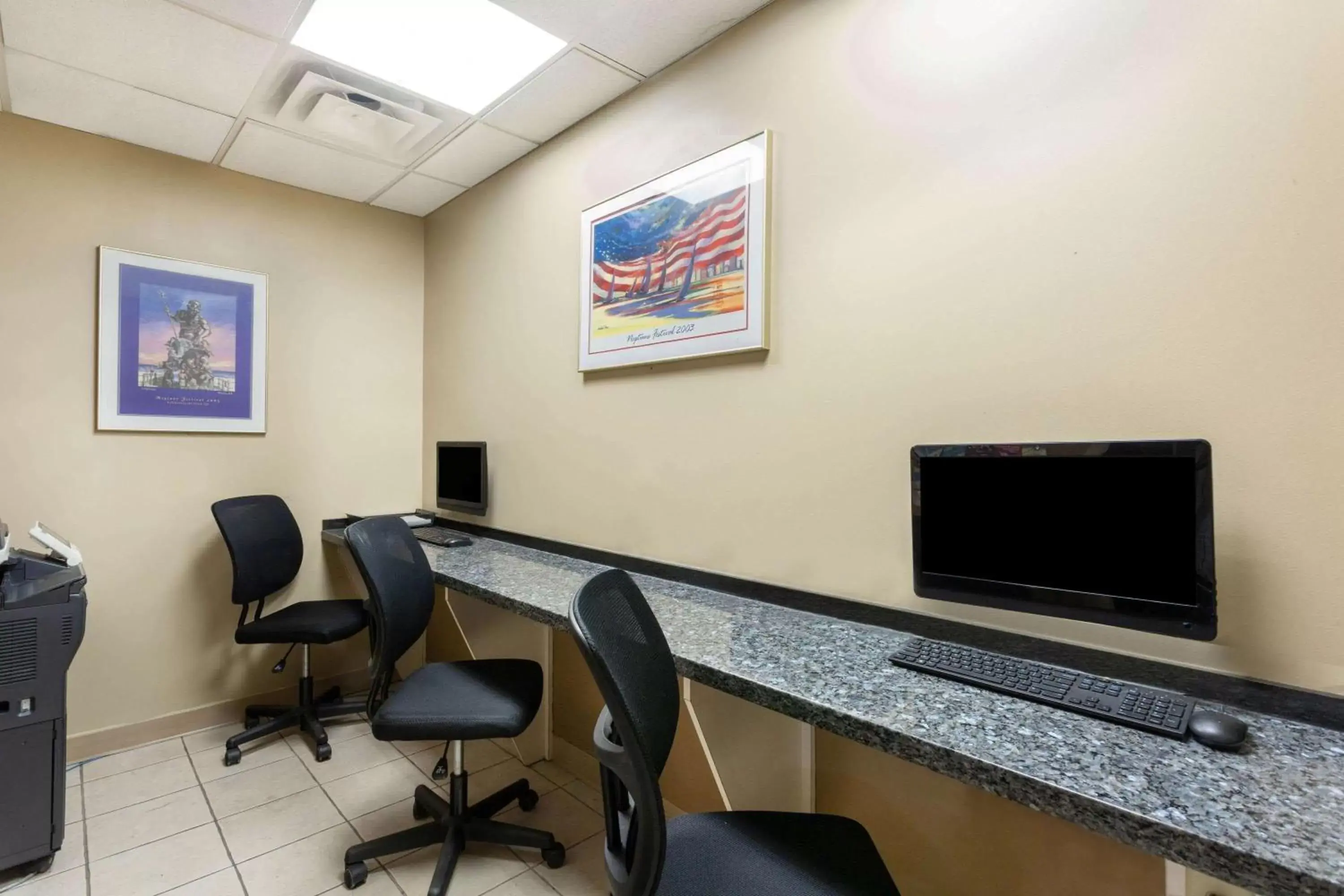 On site, Business Area/Conference Room in Ramada Plaza by Wyndham Virginia Beach