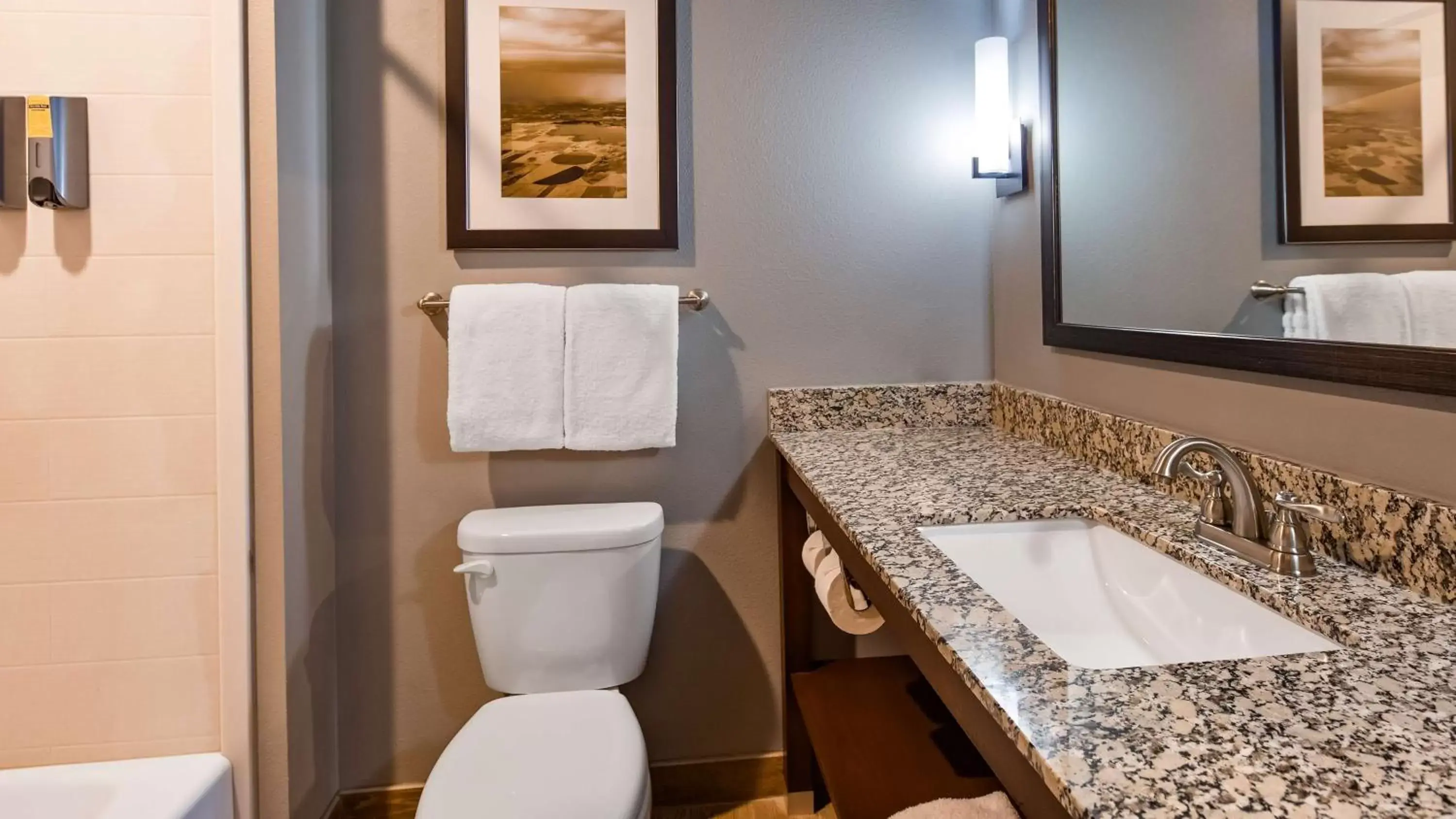 Bathroom in Best Western Plus Overland Inn Bathroom in Best Western Plus Overland Inn