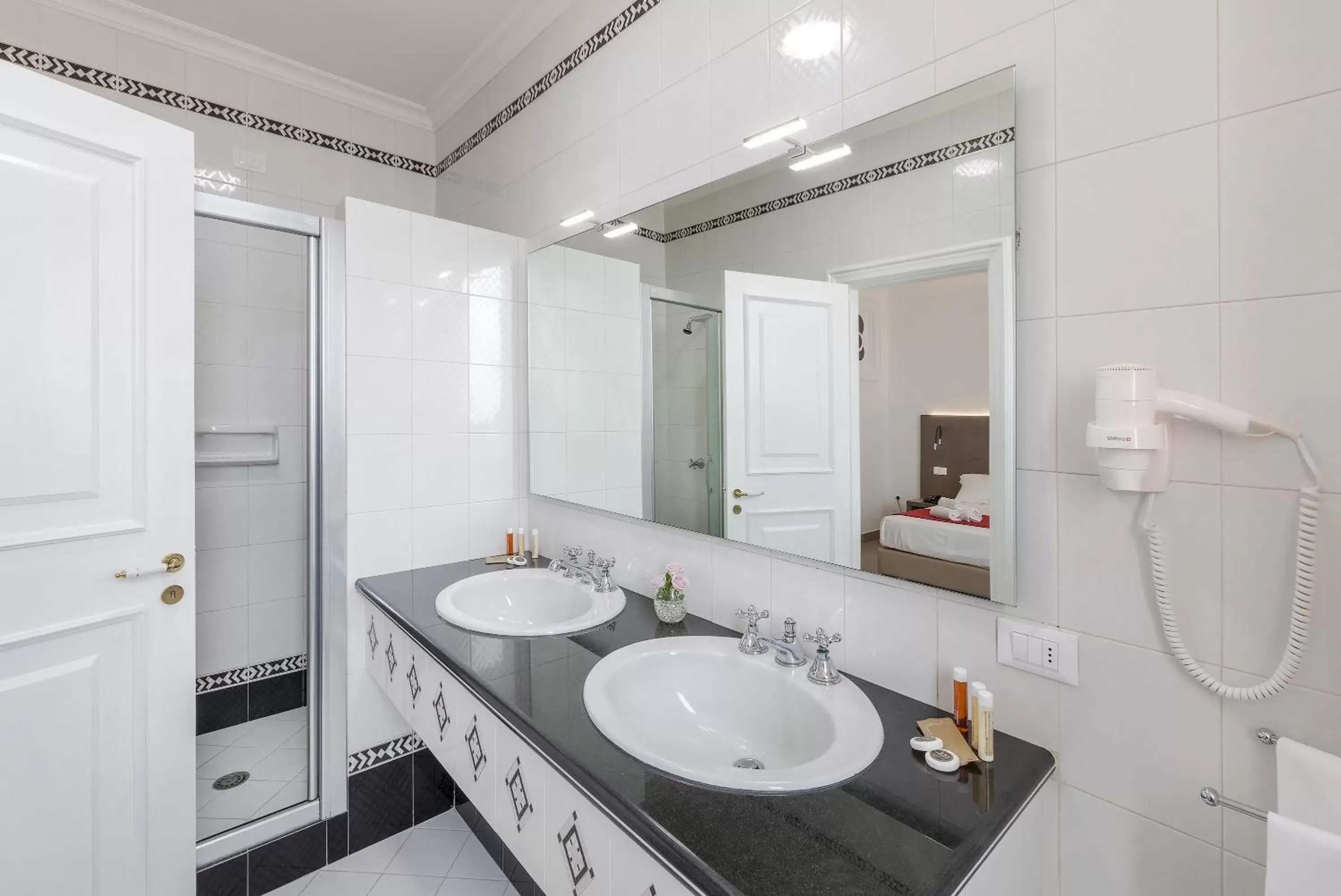 Shower, Bathroom in Hotel Delle Palme