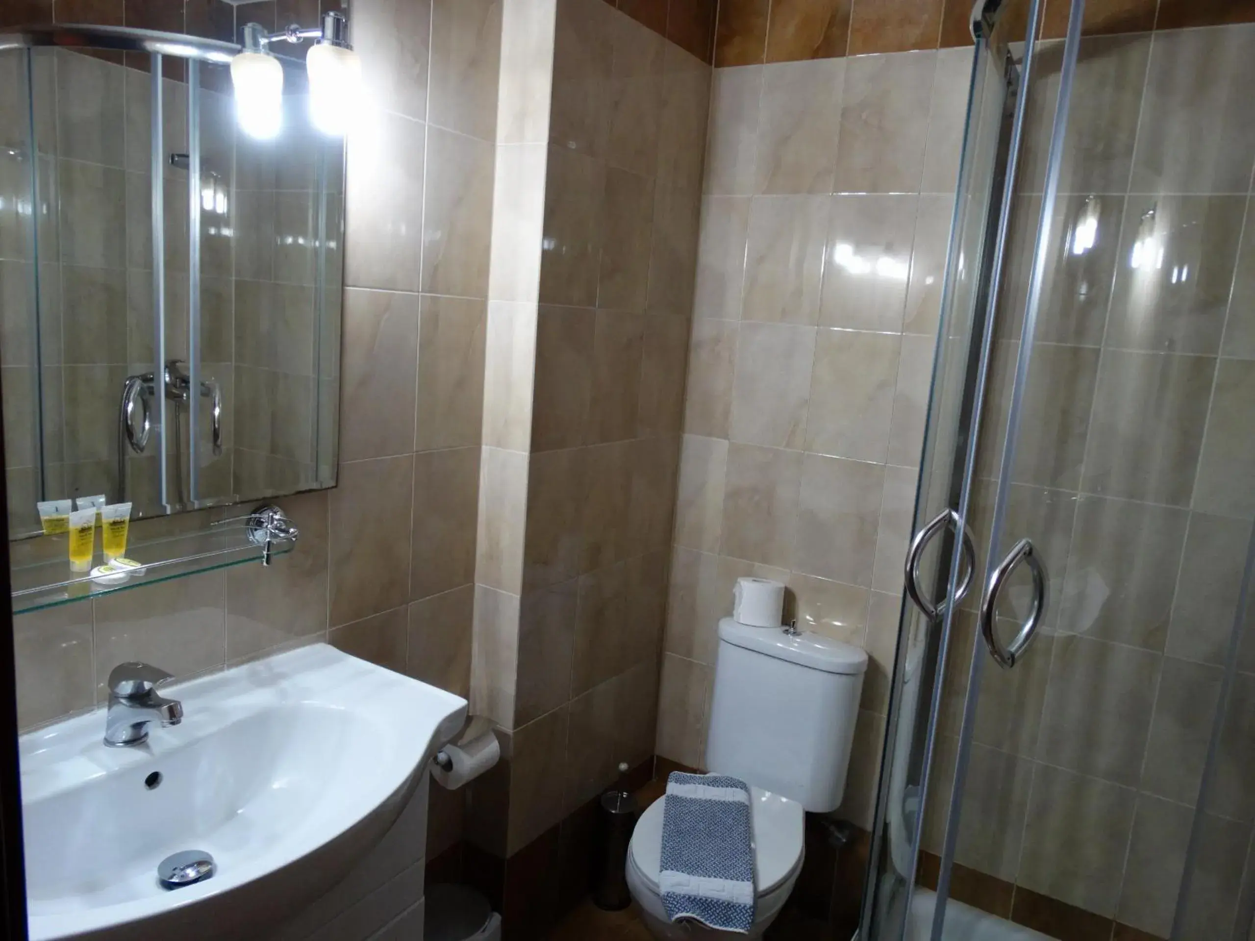 Toilet, Bathroom in Faros I