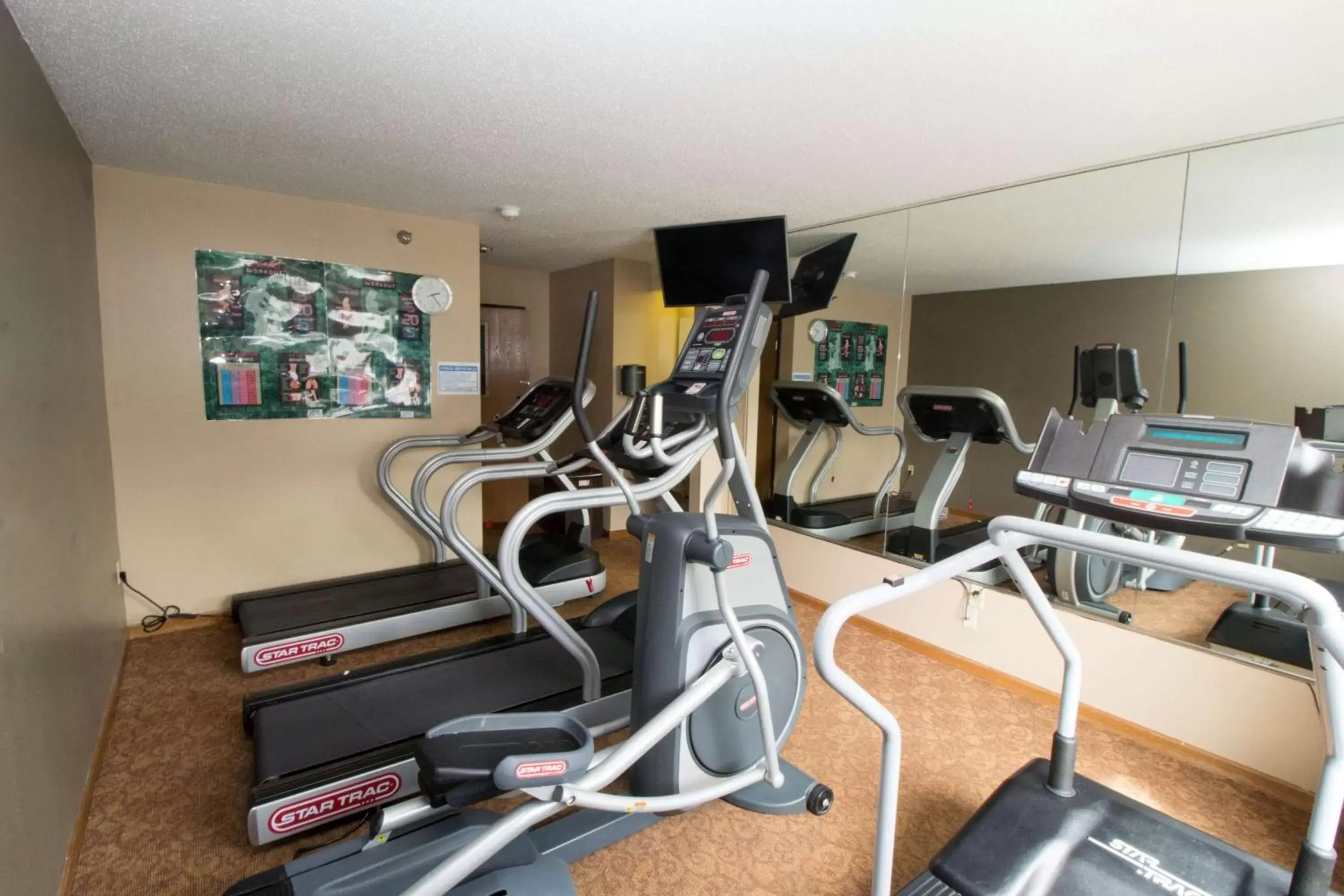 Fitness centre/facilities, Fitness Center/Facilities in Super 8 by Wyndham Chicago O'Hare Airport