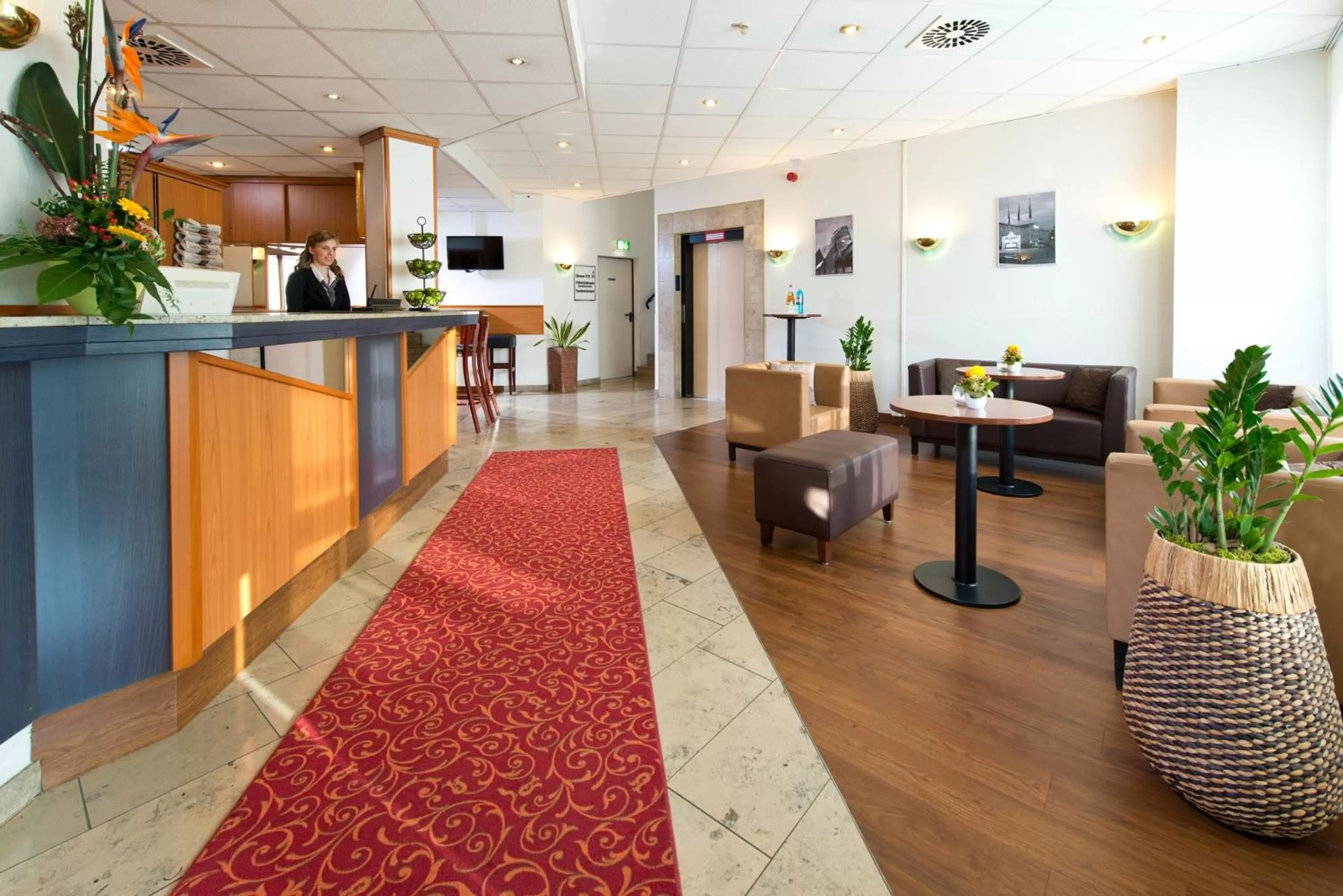 Lobby or reception in ACHAT Hotel Darmstadt Griesheim