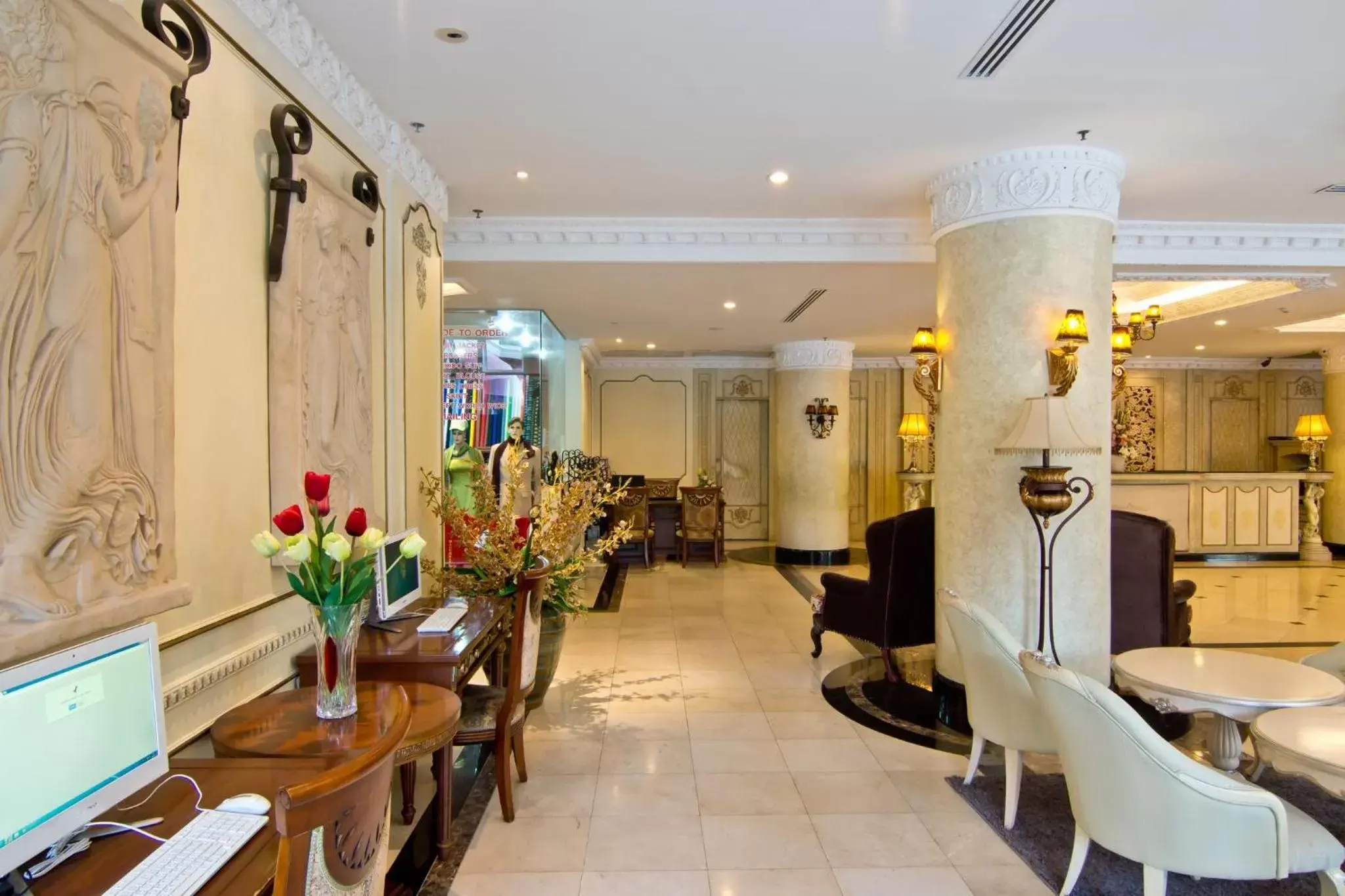 Restaurant/places to eat in LK Metropole (Junior Wing) Restaurant/places to eat in LK Metropole (Junior Wing)