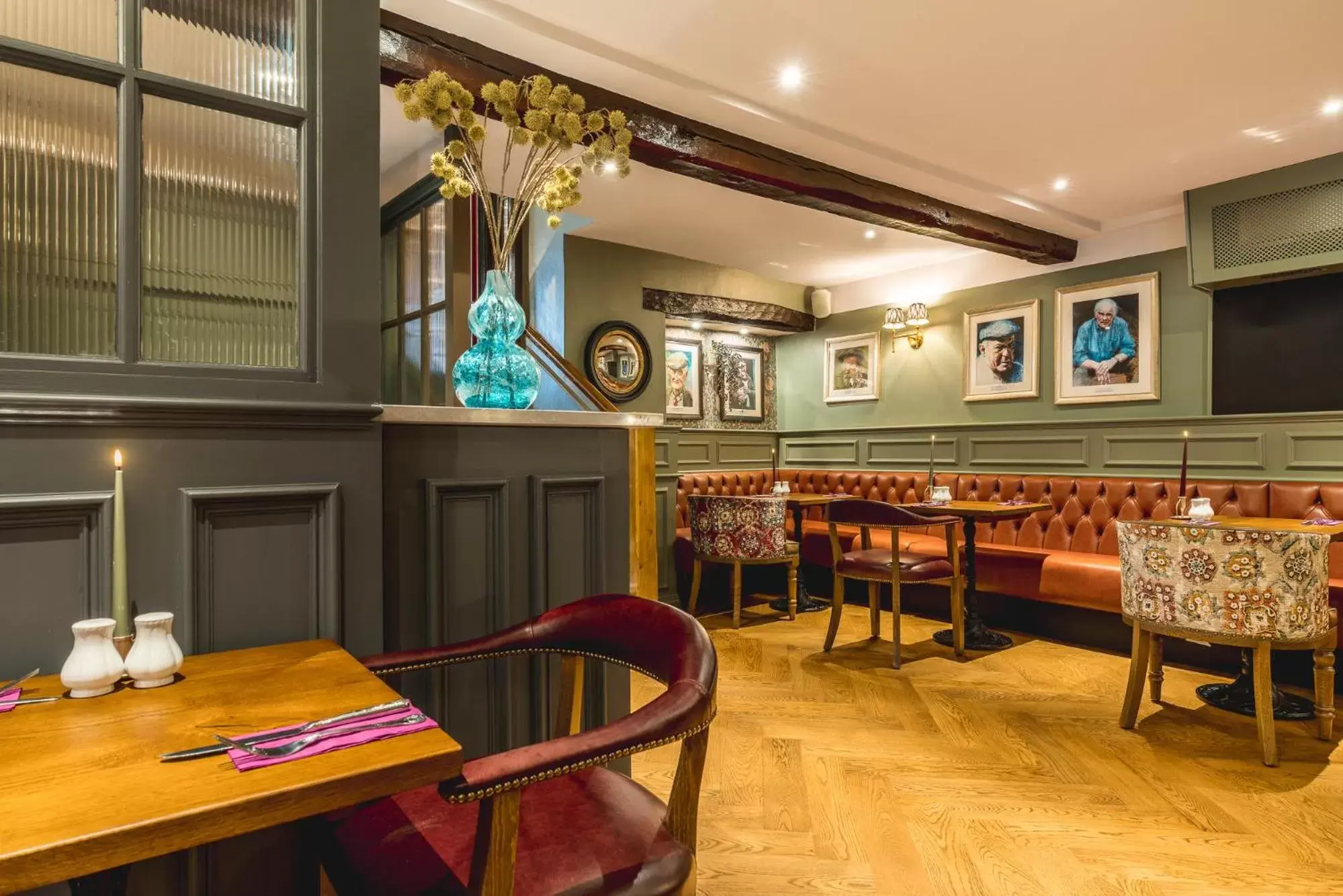 Restaurant/Places to Eat in The Kings Arms Hotel