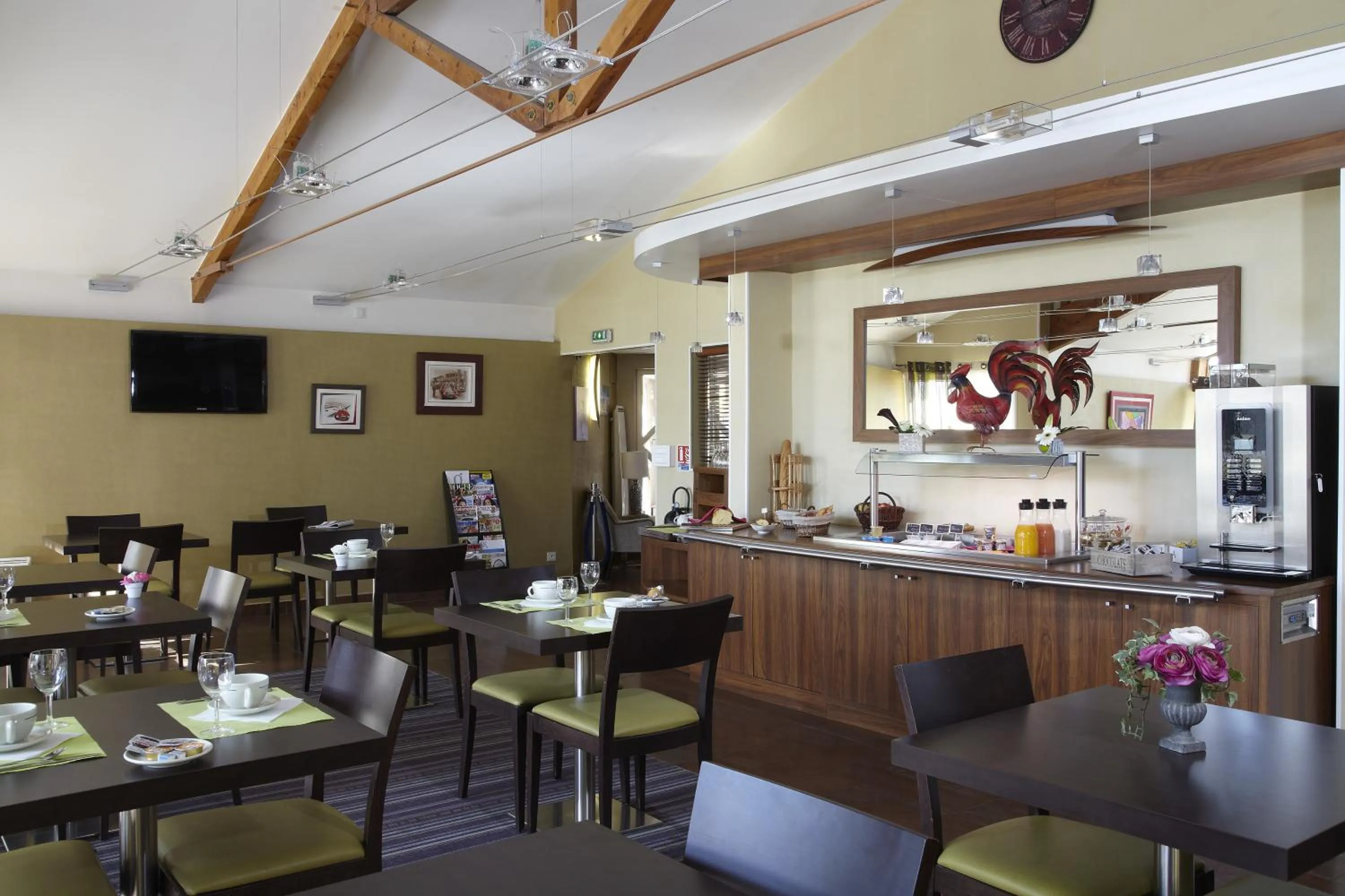 Other in Contact Hotel Atoll