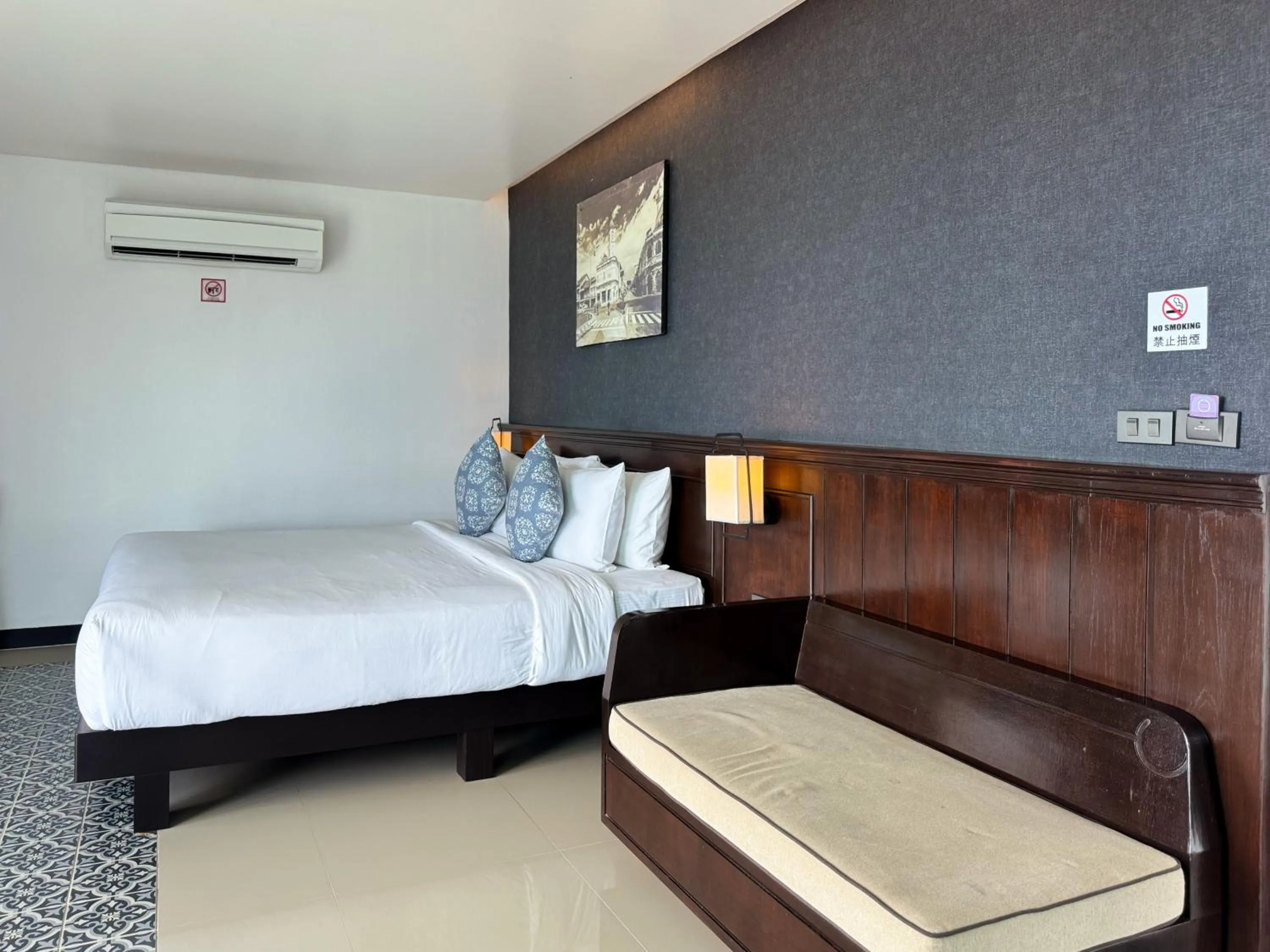 Bed in Grand Supicha City Hotel