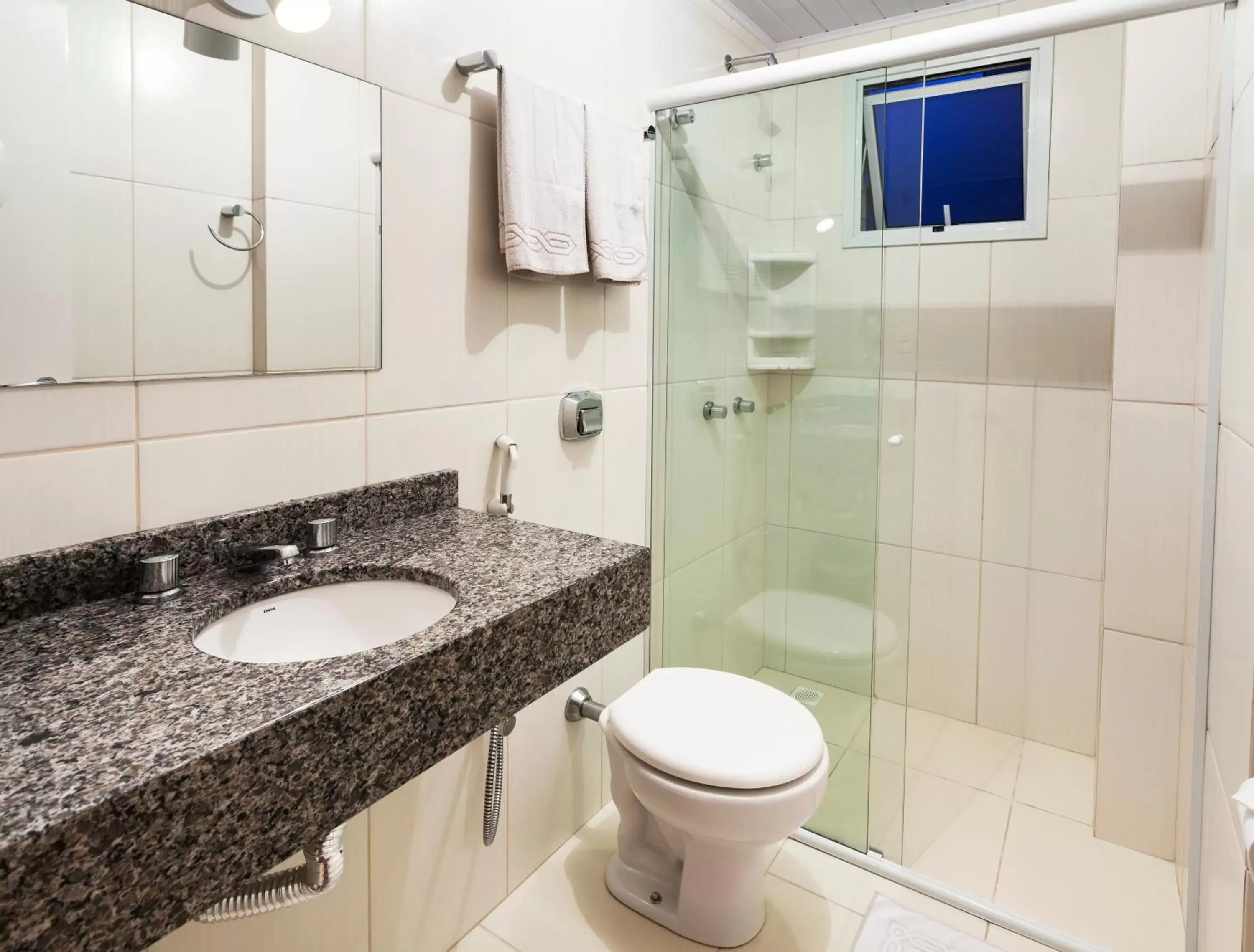 Bathroom in Hotel Bella Camboriú