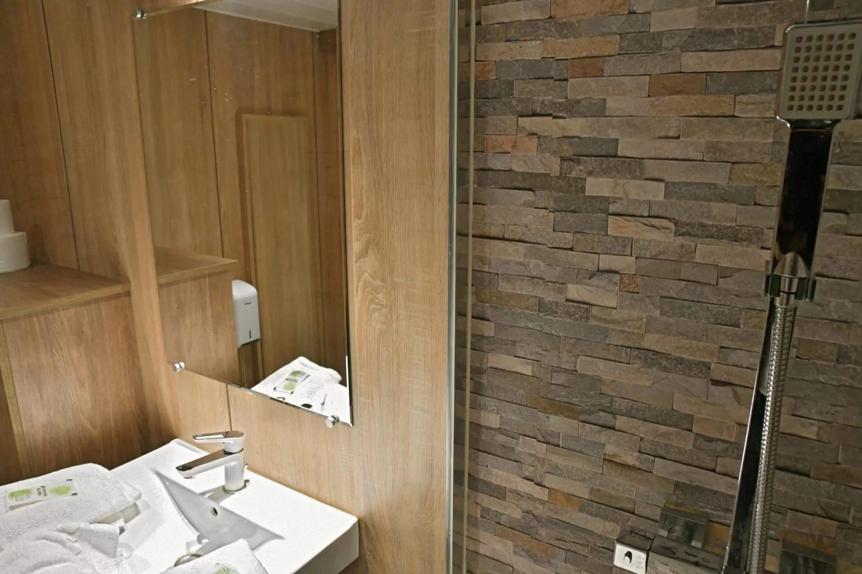 The Originals Access Aéroport, Hôtel Aurillac