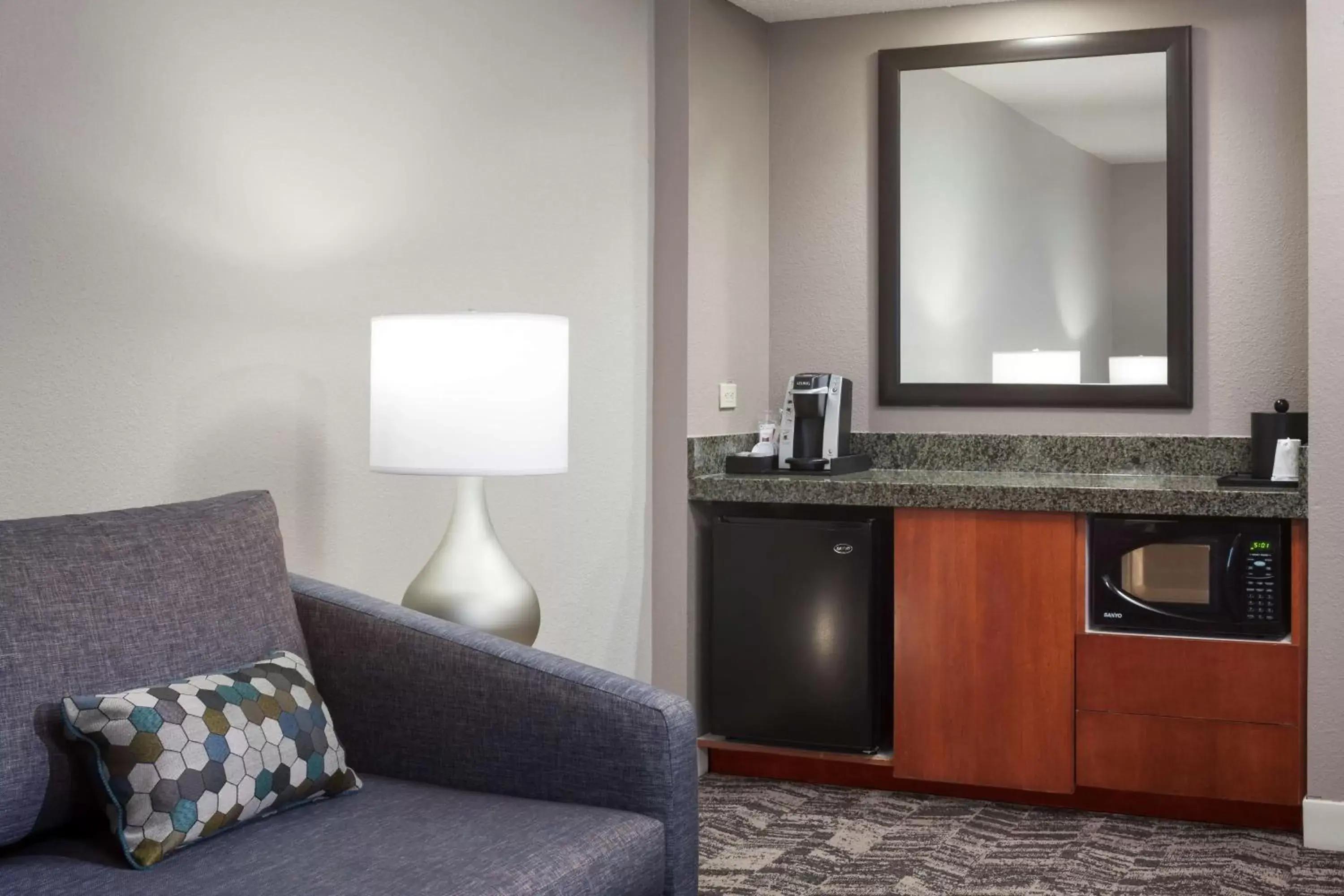 Living room, Seating Area in Hilton Garden Inn Savannah Airport