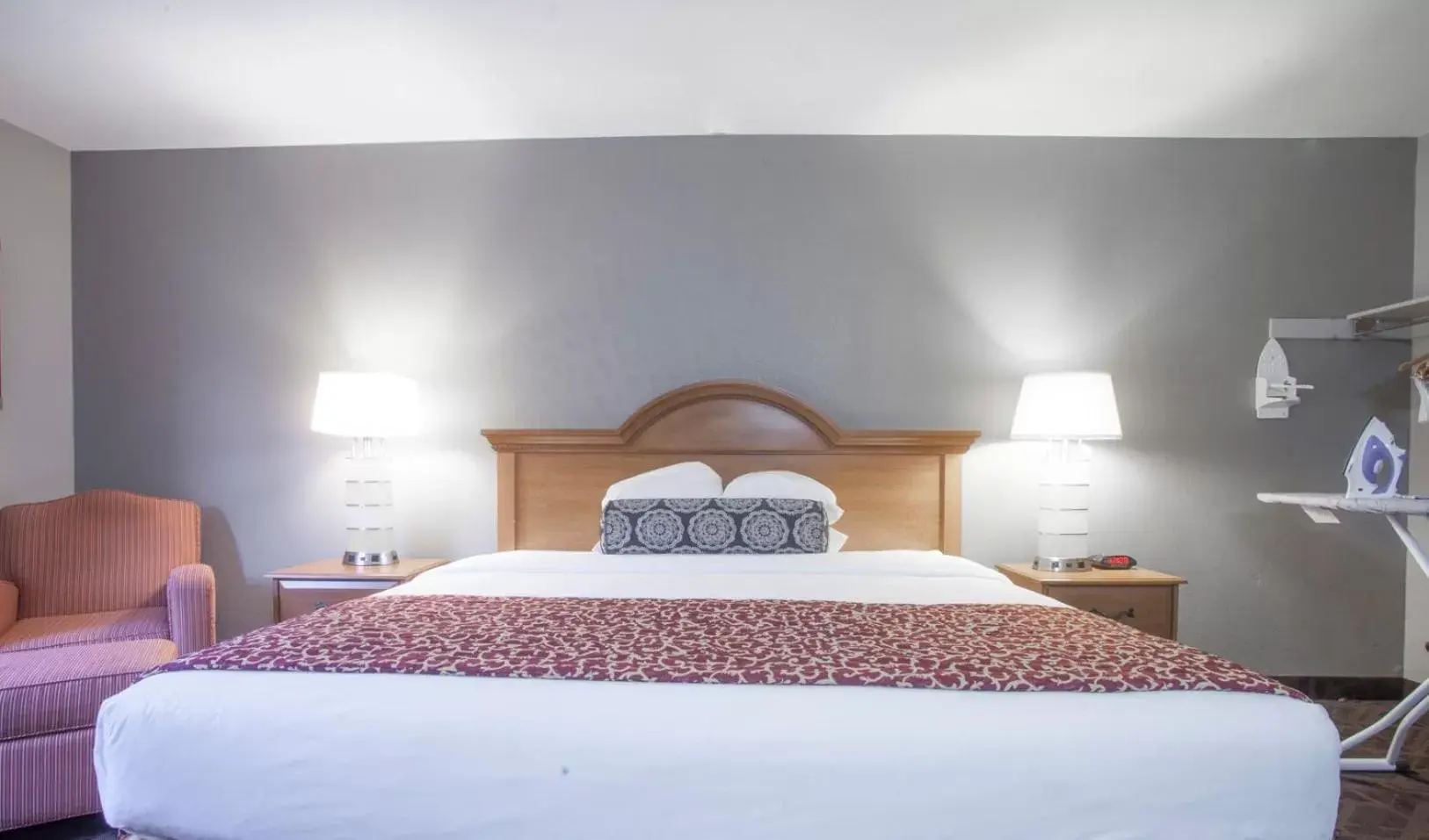 Bed in Ramada by Wyndham Barstow Bed in Ramada by Wyndham Barstow