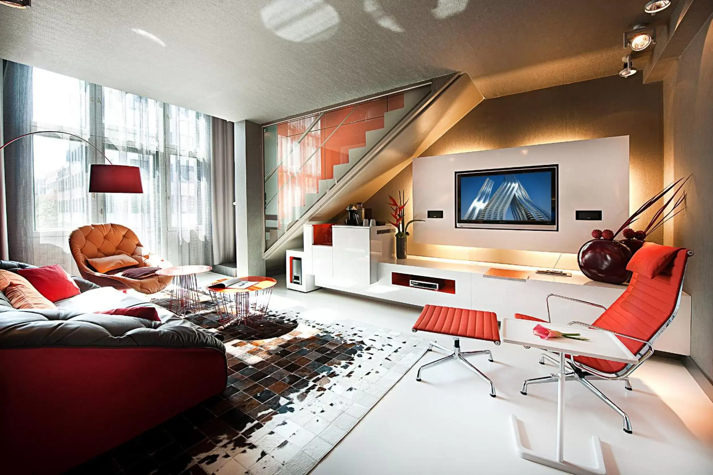 Living room, Seating Area in Sofitel Munich Bayerpost